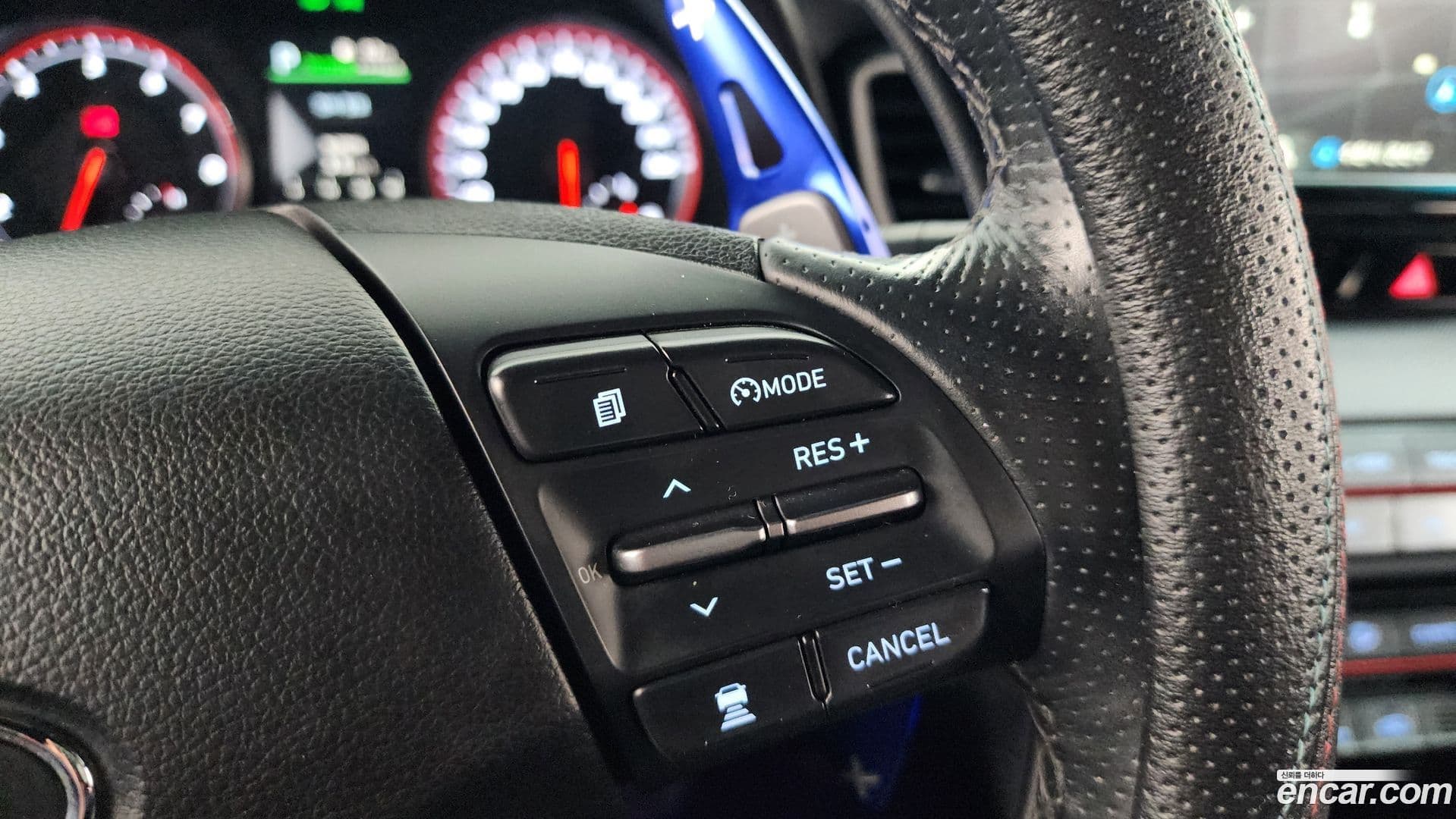 Main__Slider__Photo:Veloster Hyundai 2018.6-15