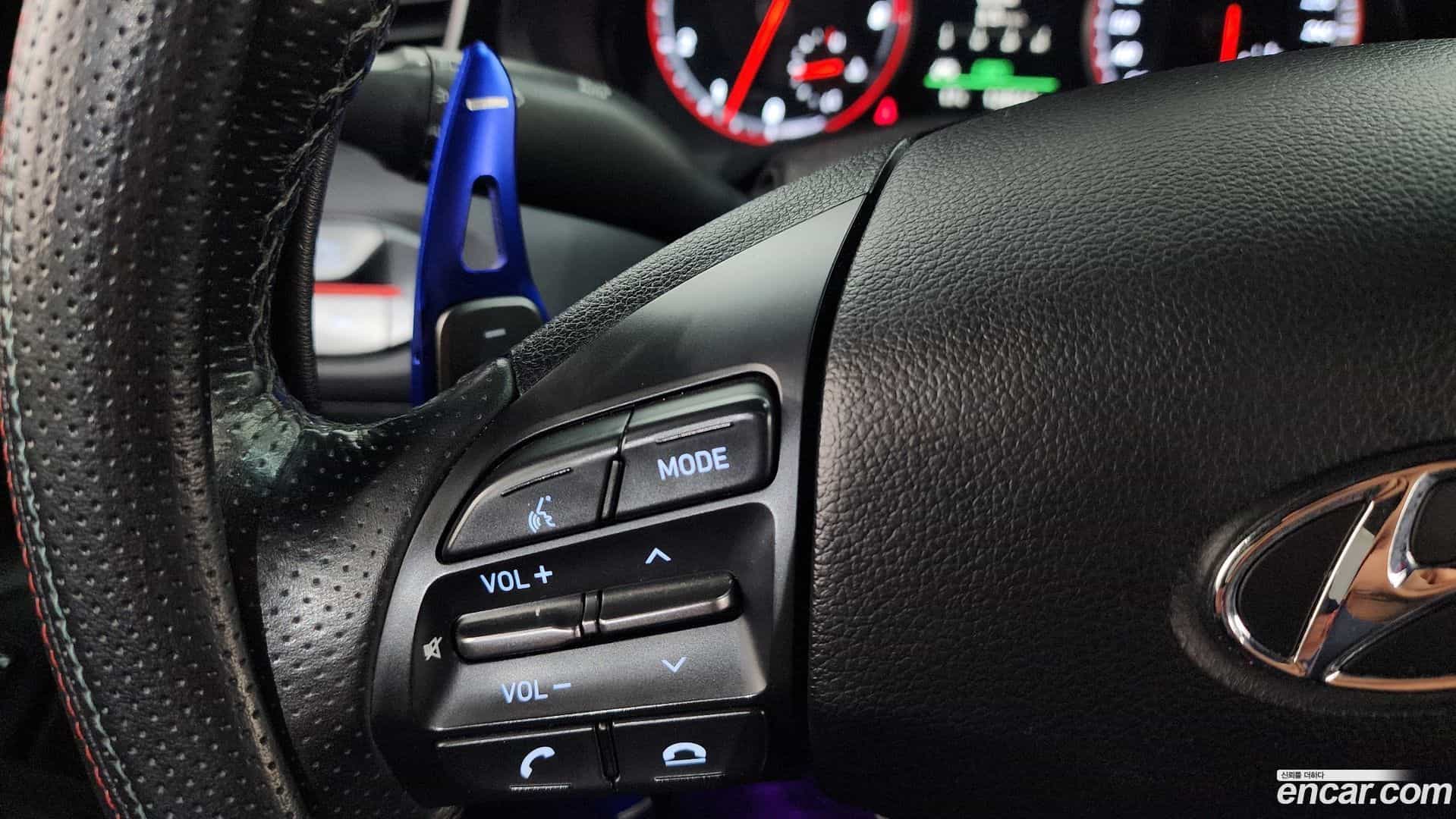 Veloster Hyundai 2018.6-OPTION-021