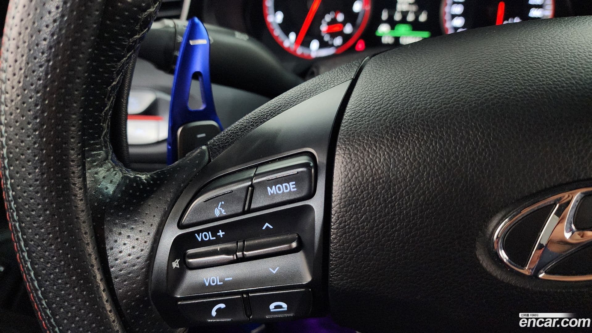 Main__Slider__Photo:Veloster Hyundai 2018.6-16