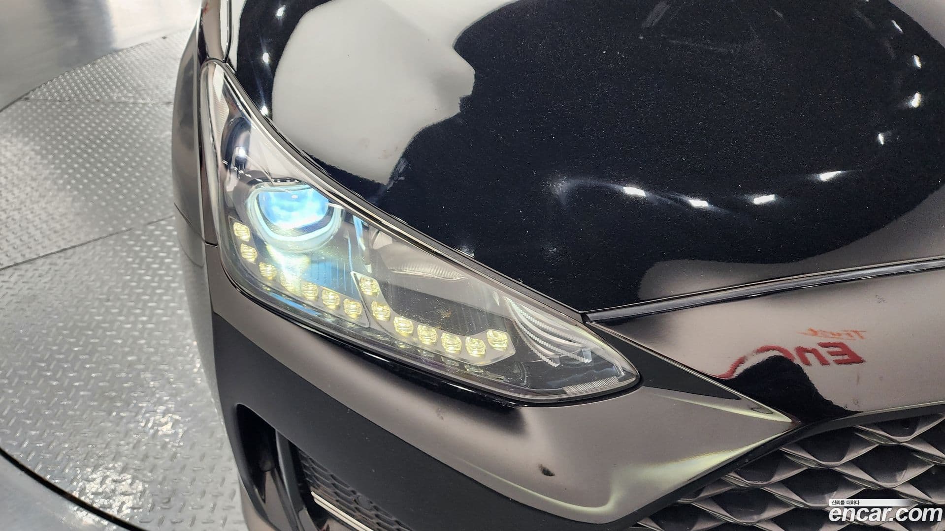 Main__Slider__Photo:Veloster Hyundai 2018.6-21