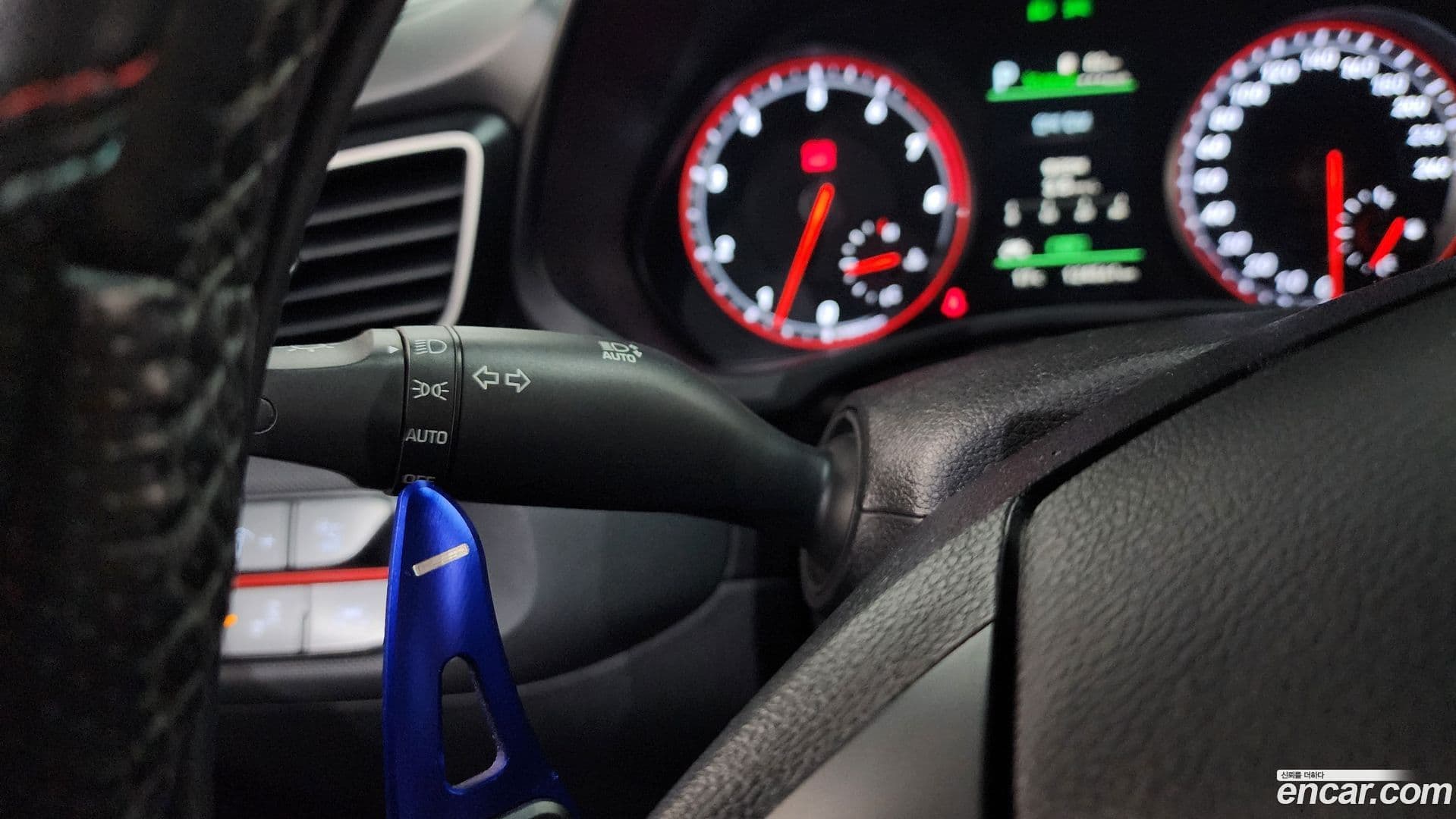 Main__Slider__Photo:Veloster Hyundai 2018.6-28