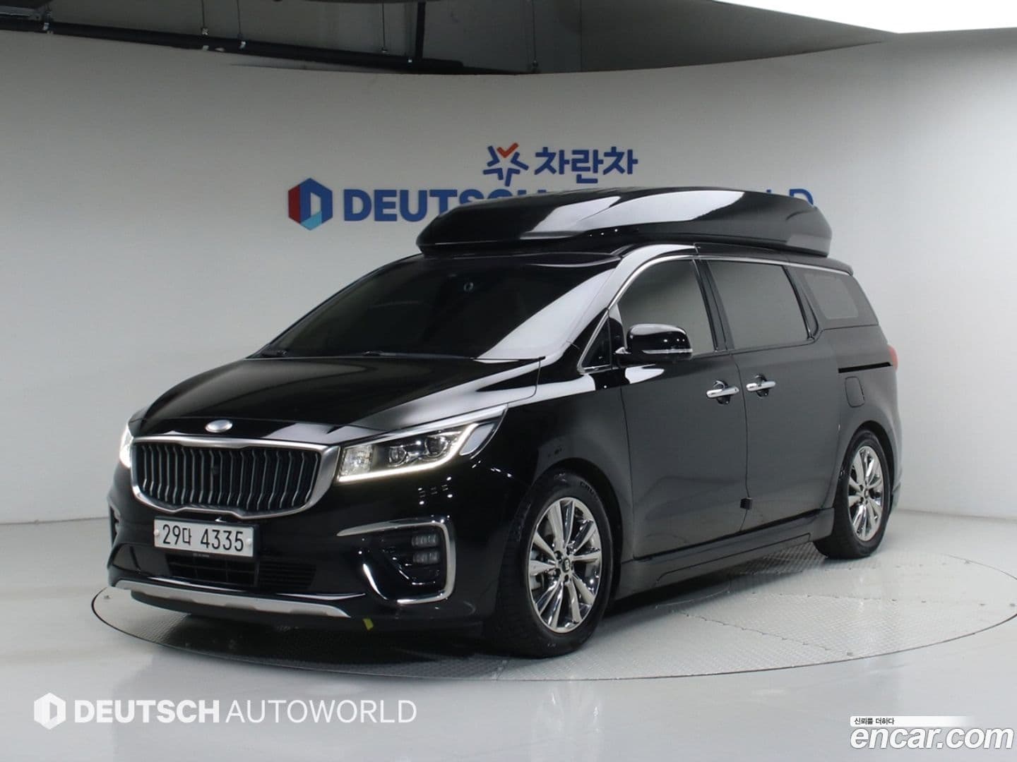 Main__Slider__Photo:Canival Kia 2019.1-0