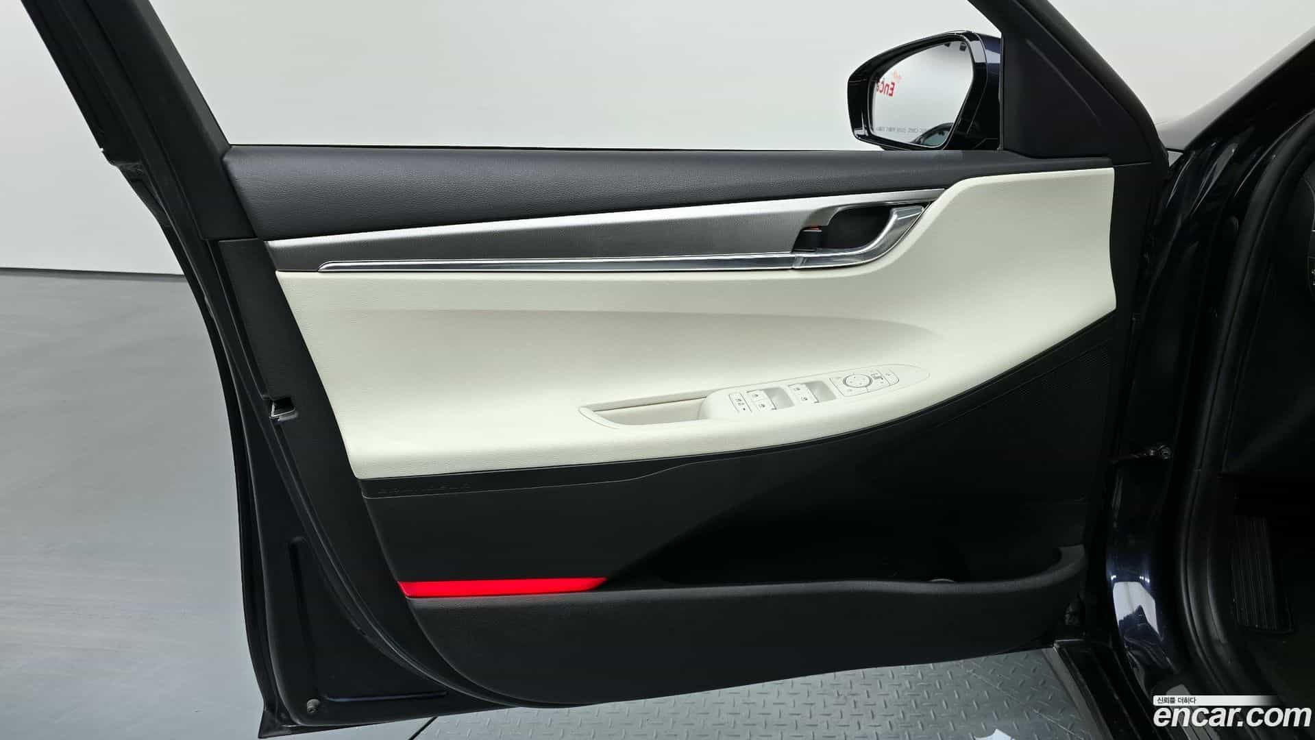 Grandeur Hyundai 2022.1-INNER-034