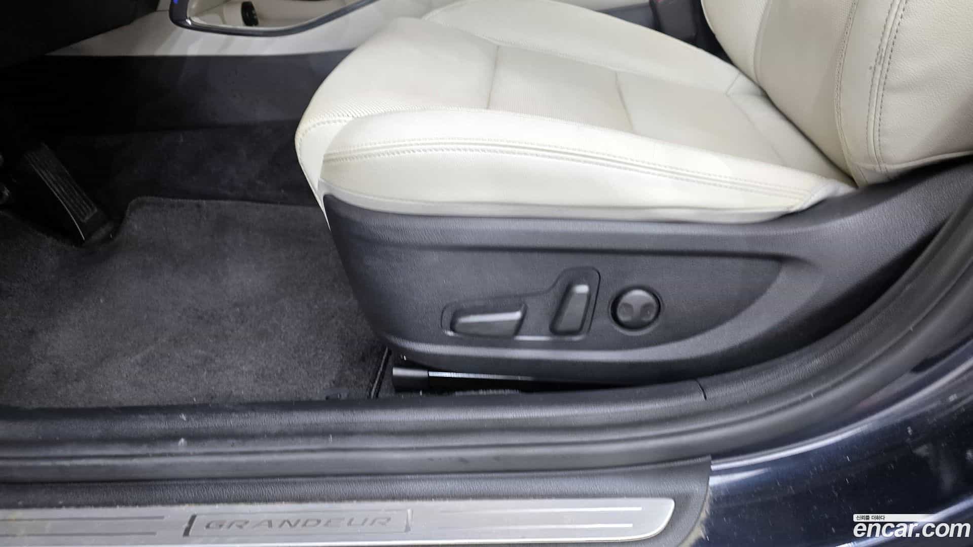 Grandeur Hyundai 2022.1-OPTION-045