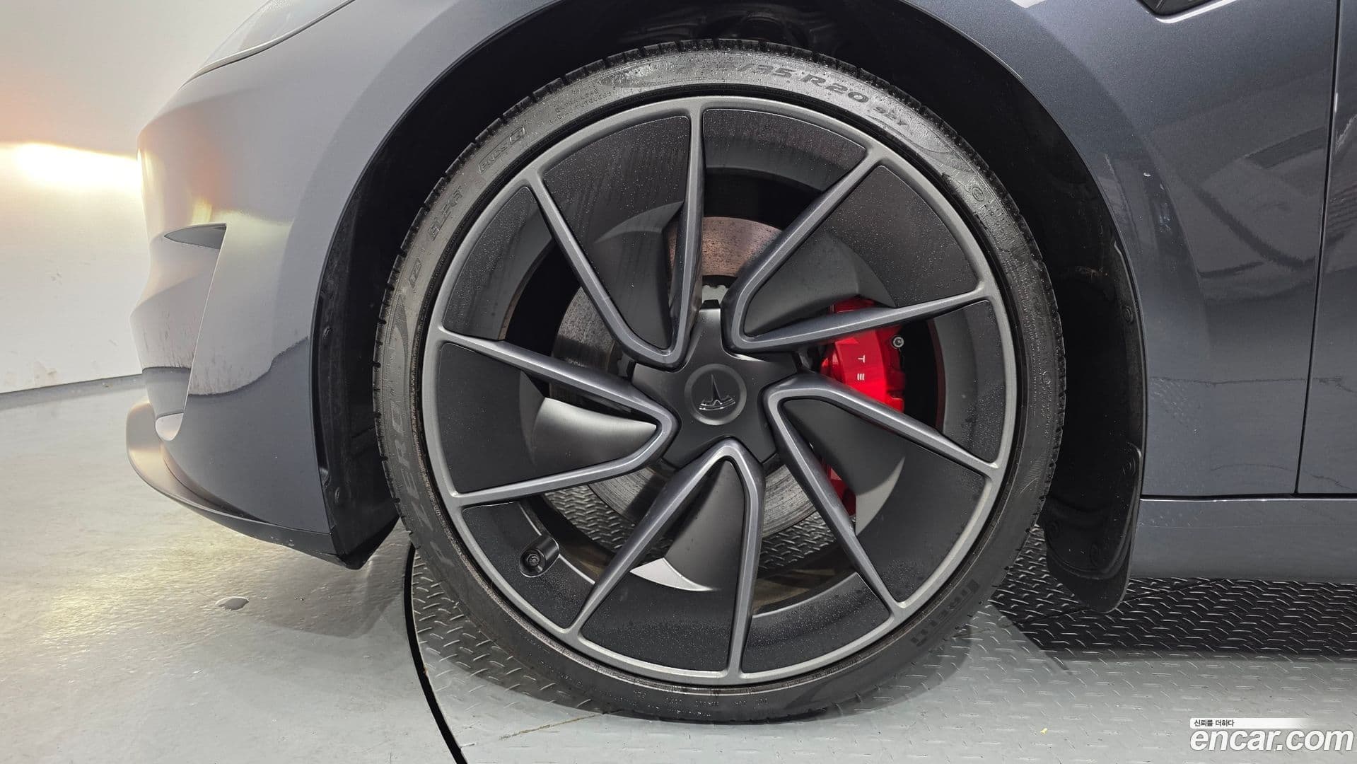 Main__Slider__Photo:Model 3 Tesla 2025.4-4