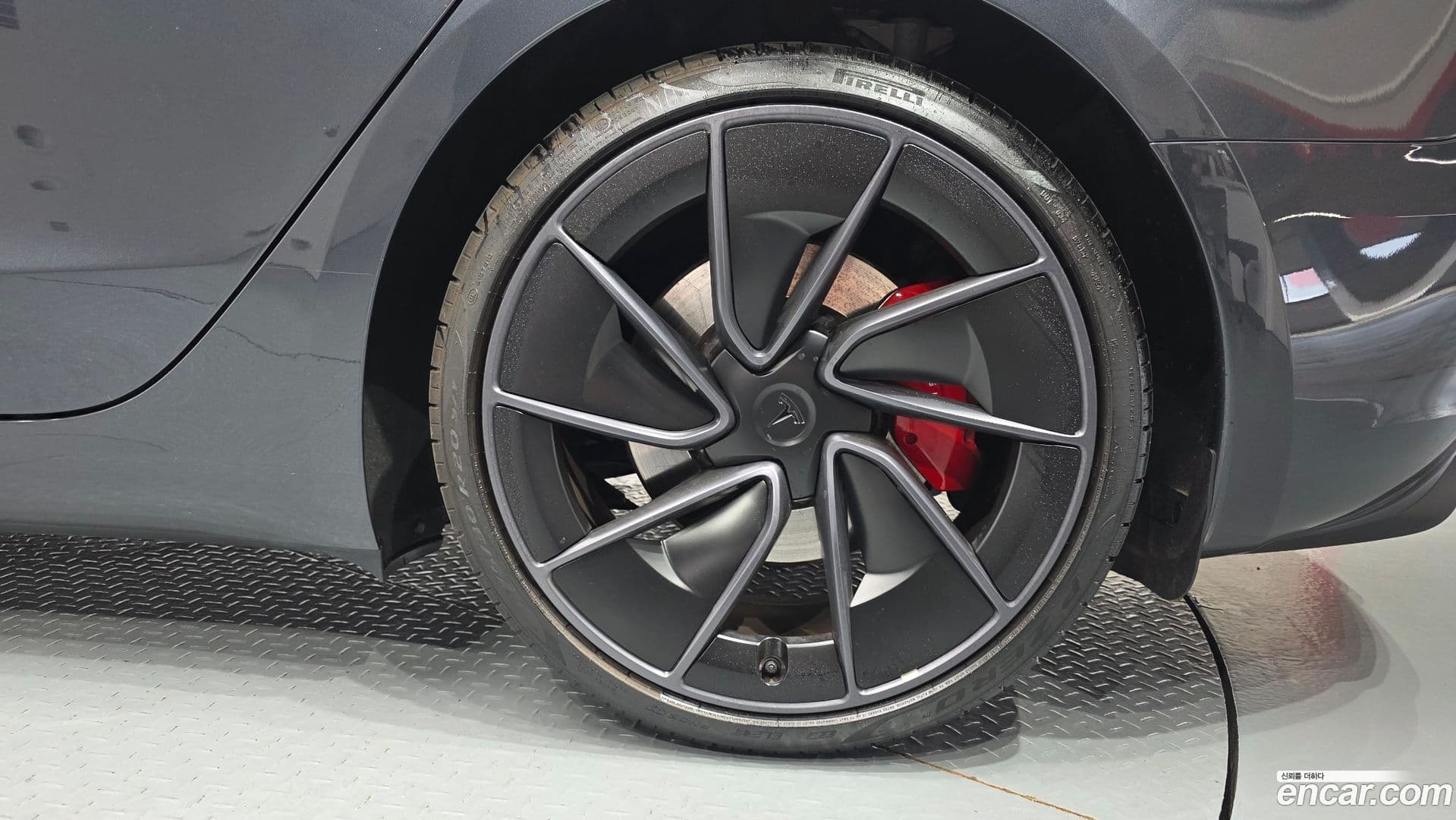 Main__Slider__Photo:Model 3 Tesla 2025.4-20