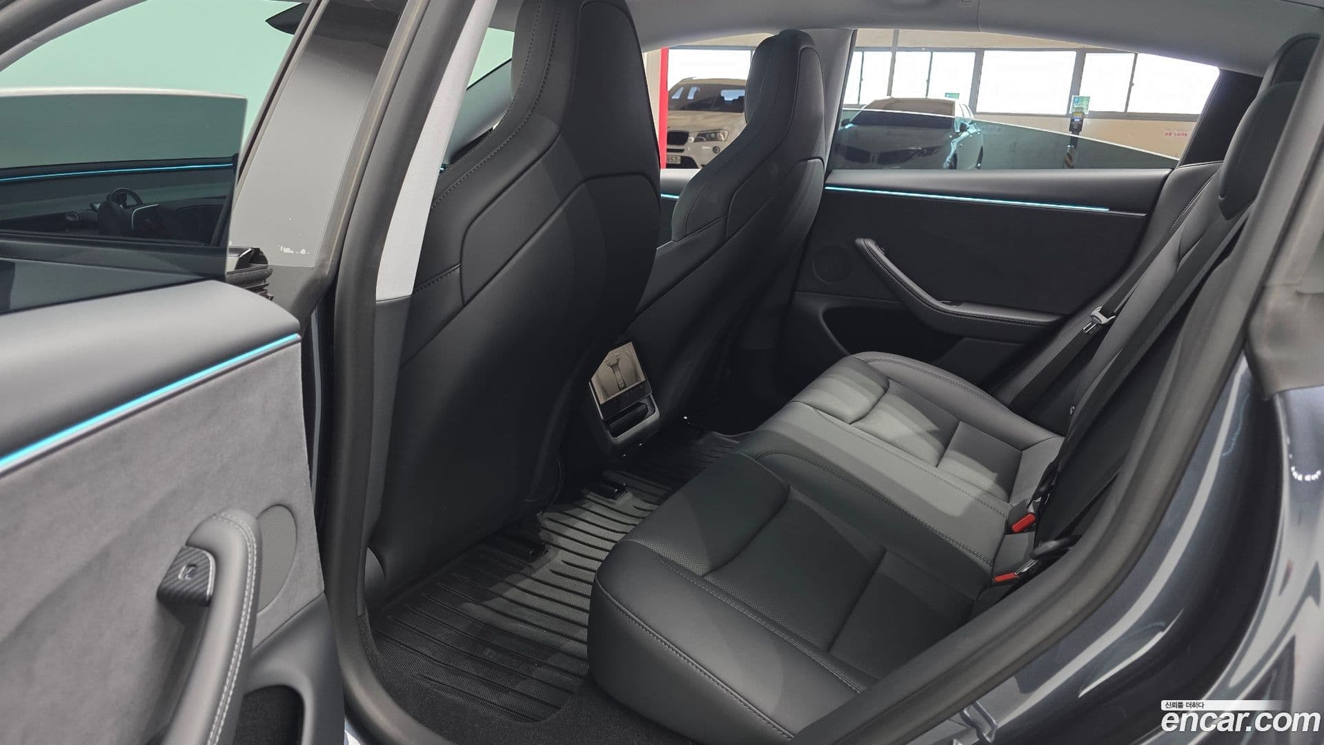 Main__Slider__Photo:Model 3 Tesla 2025.4-25