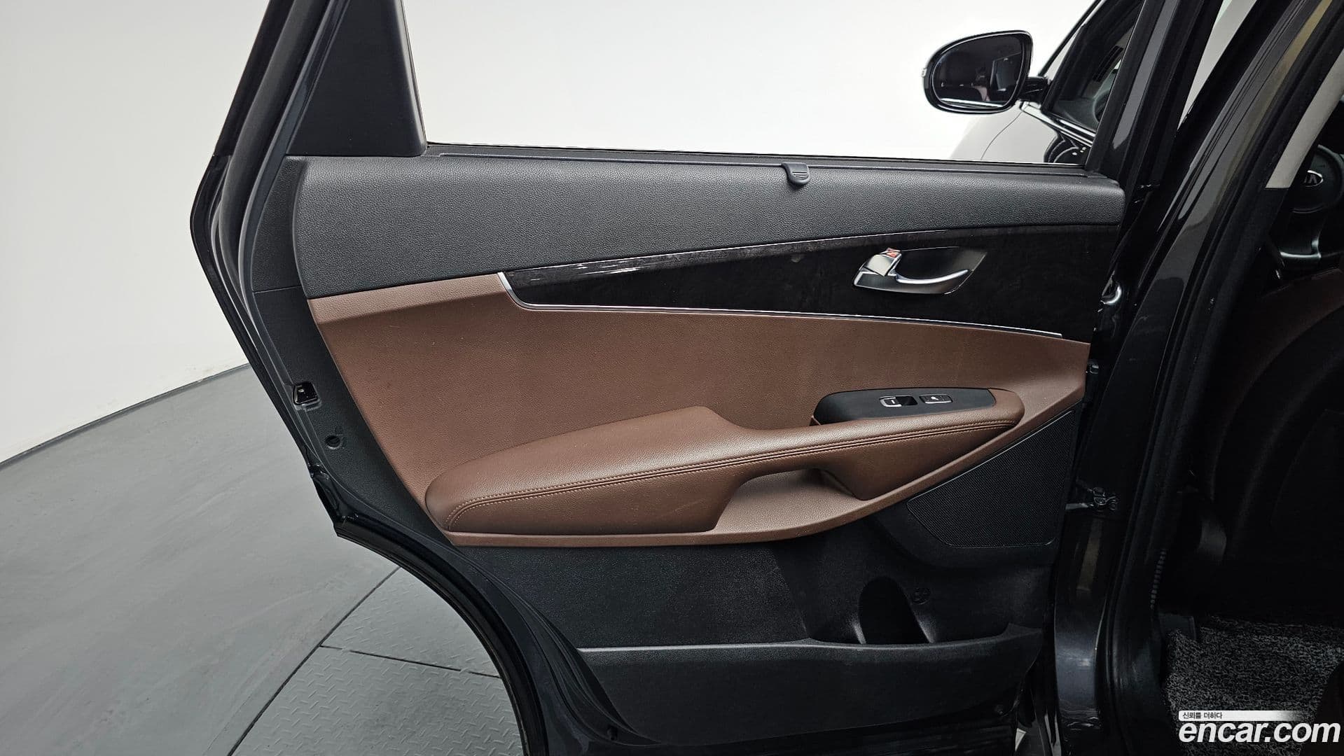 Main__Slider__Photo:Sorento Kia 2016.6-24