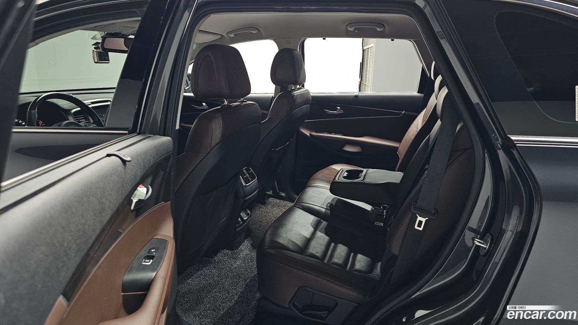 Main__Slider__Photo:Sorento Kia 2016.6-25