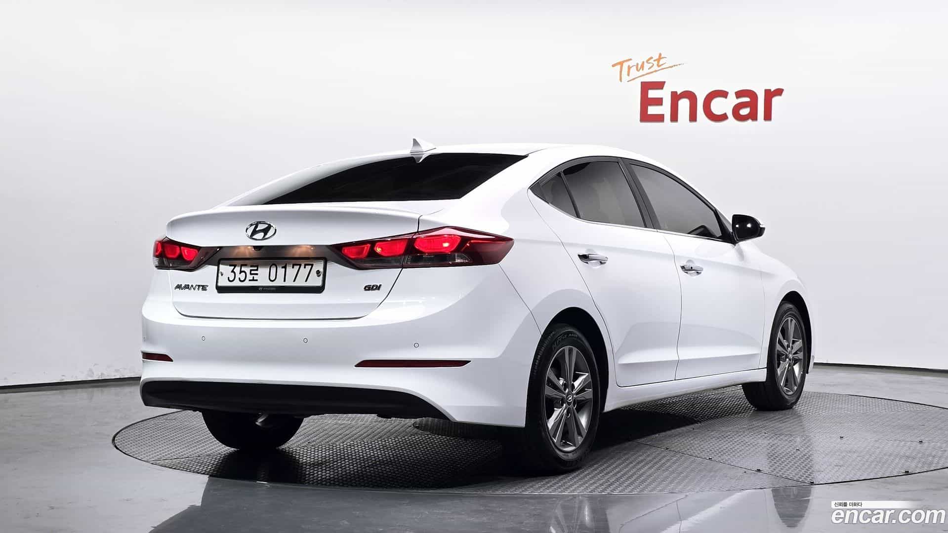 AVANTE Hyundai 2016.10-OUTER-002