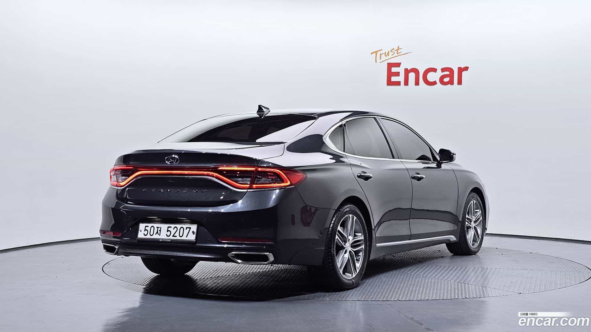 Grandeur Hyundai 2018.0-OUTER-002