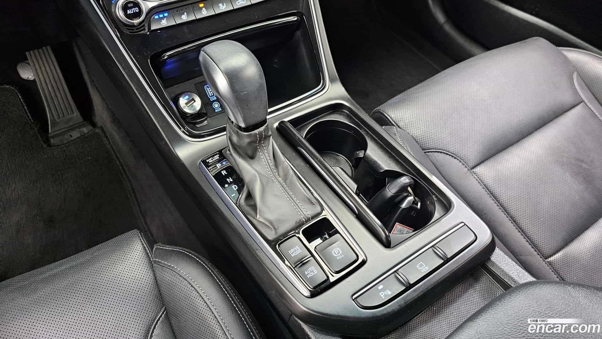 Grandeur Hyundai 2018.0-INNER-009