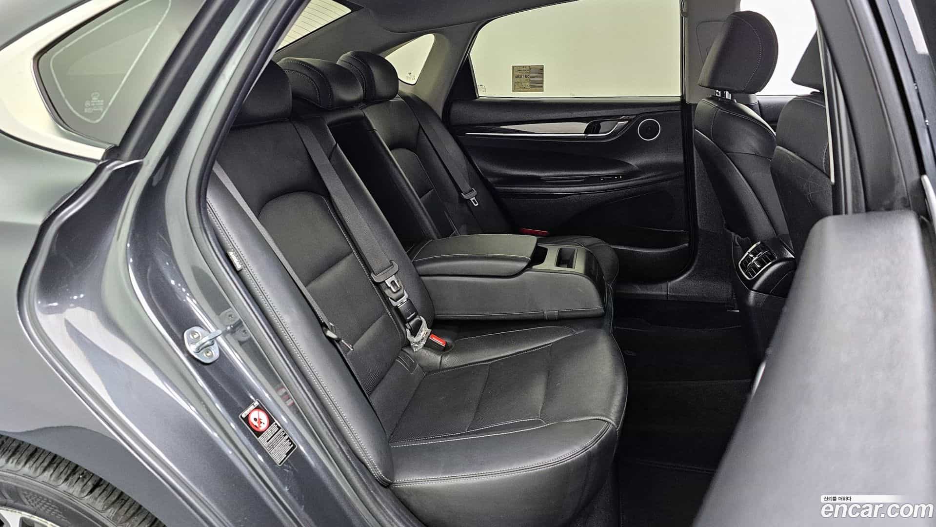 Grandeur Hyundai 2018.0-OPTION-015