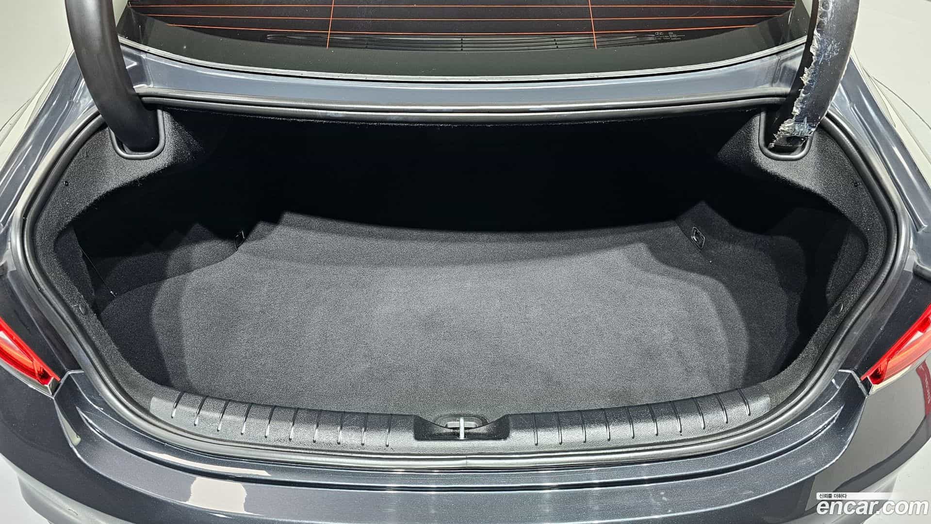 Grandeur Hyundai 2018.0-OPTION-043