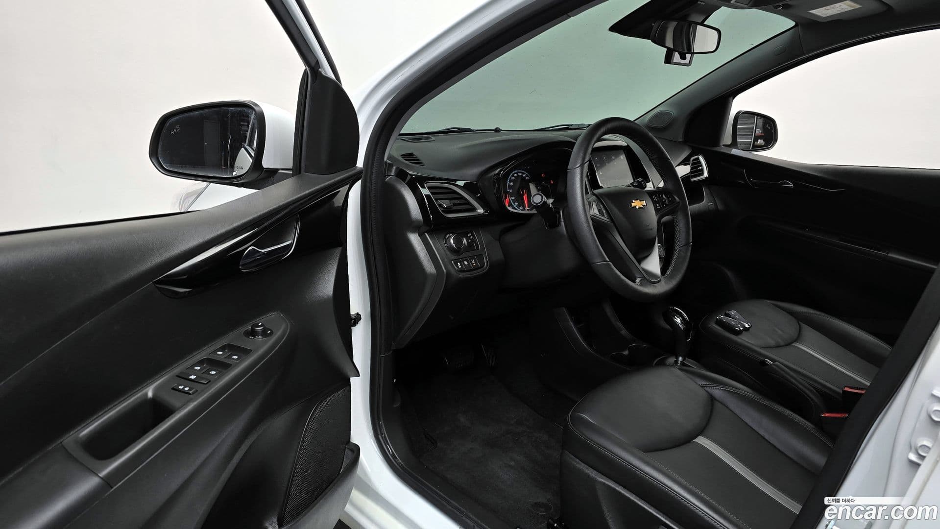 Main__Slider__Photo:Spark Chevrolet 2022.2-9