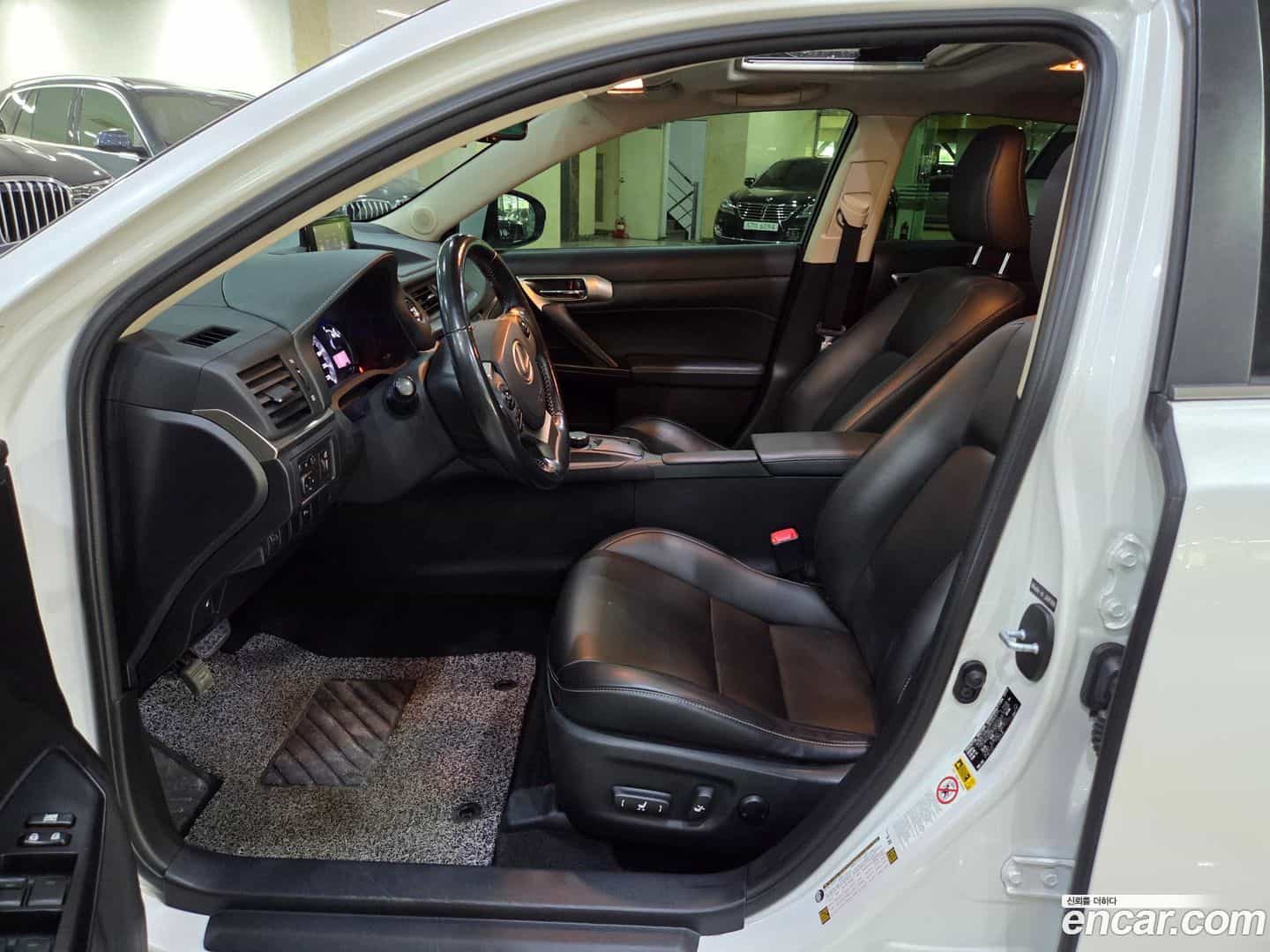 CT200h Lexus 2015.6-OUTER-006