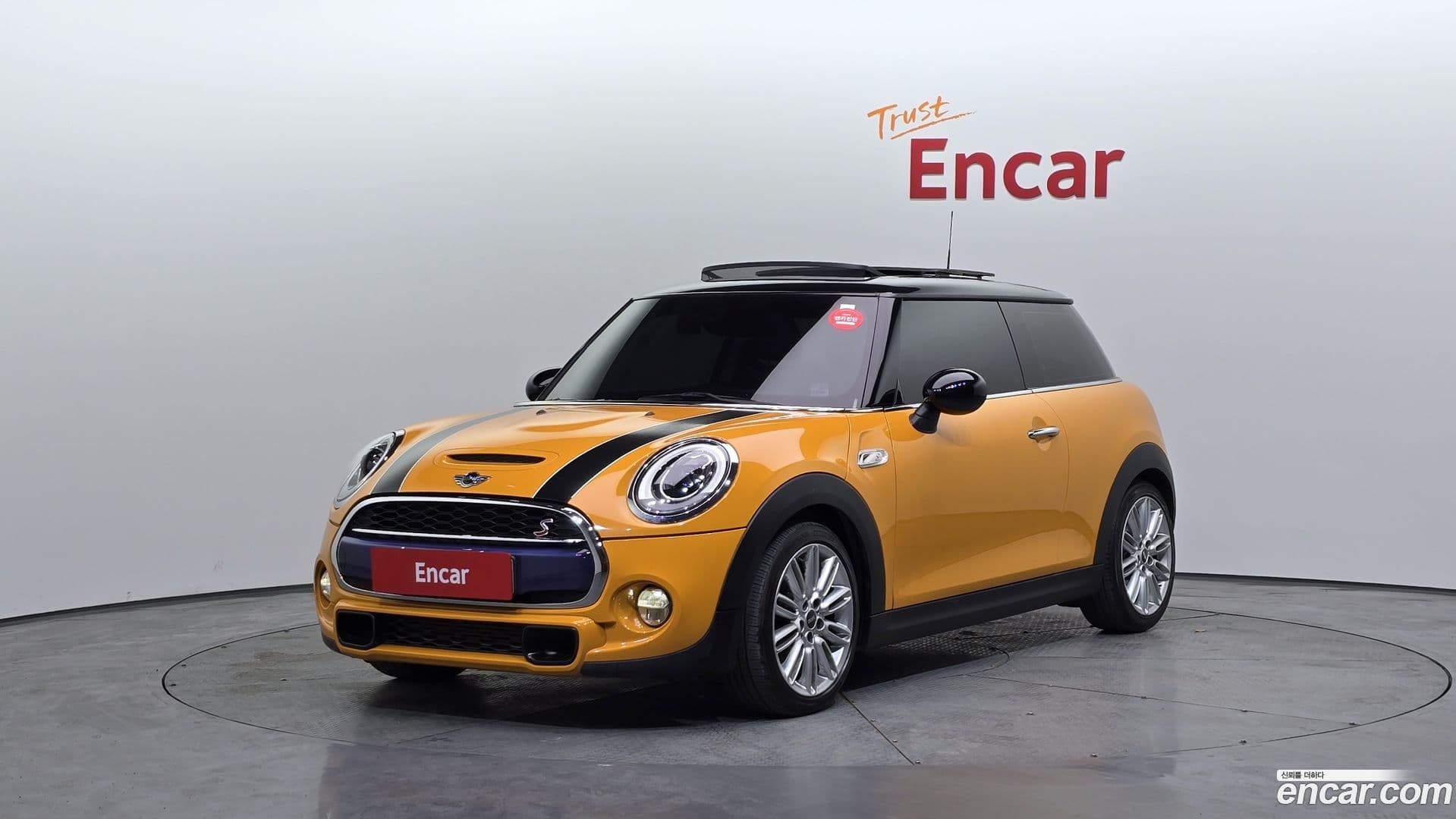 Main__Slider__Photo:Cooper Mini 2017.3-0