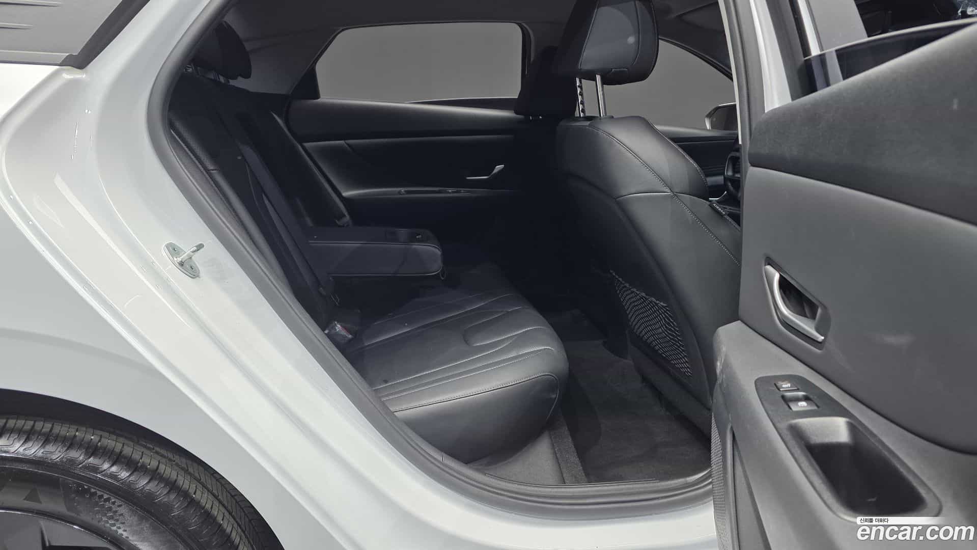 AVANTE Hyundai 2022.3-OPTION-016