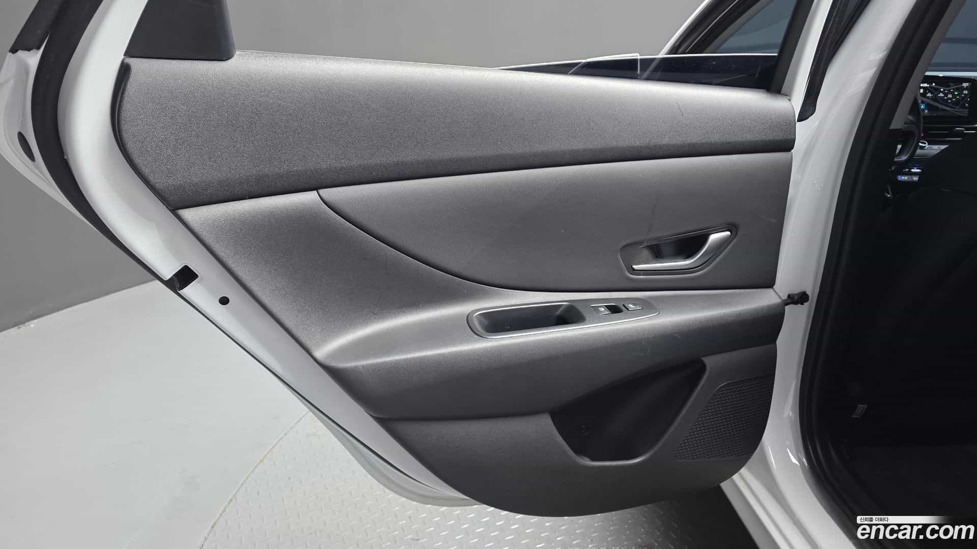 AVANTE Hyundai 2022.3-INNER-035