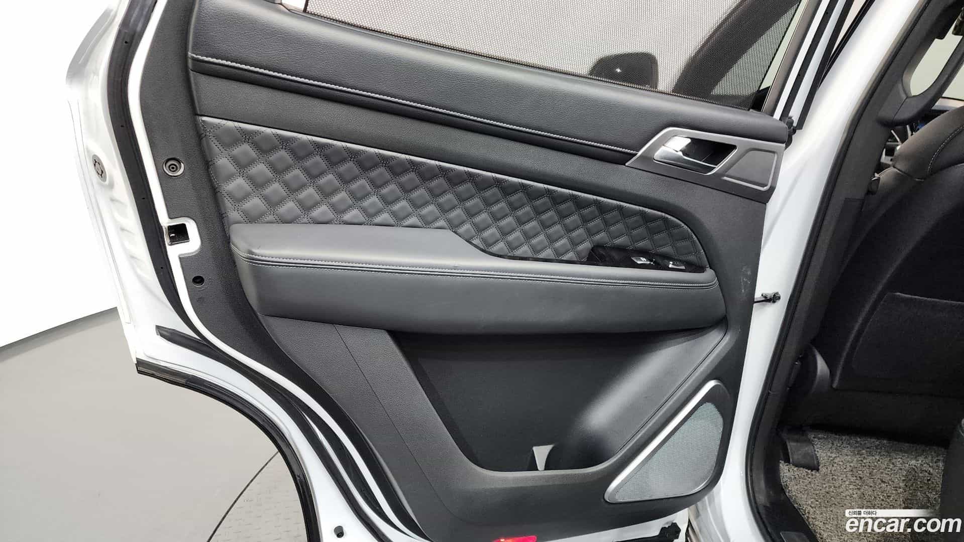 Rexton KG Mobility 2021.5-INNER-035