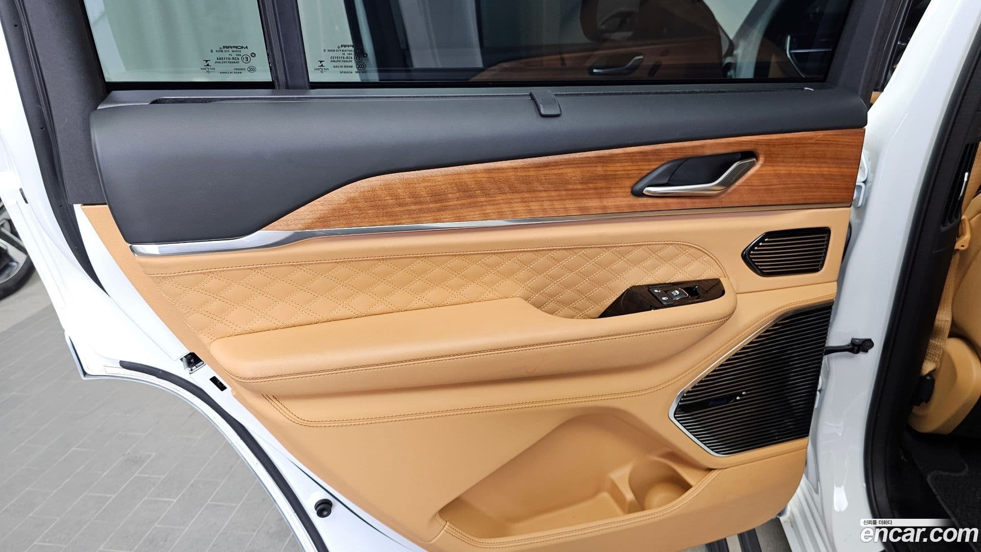 Main__Slider__Photo:Cherokee Jeep 2023.6-24