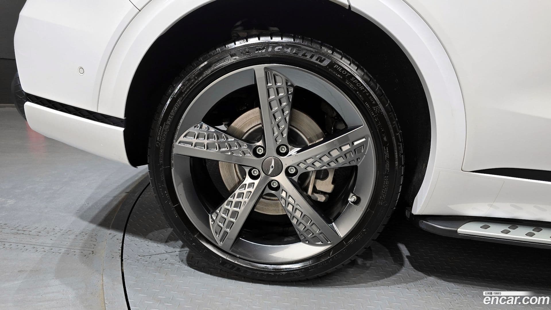 Main__Slider__Photo:GV70 Genesis 2021.3-4