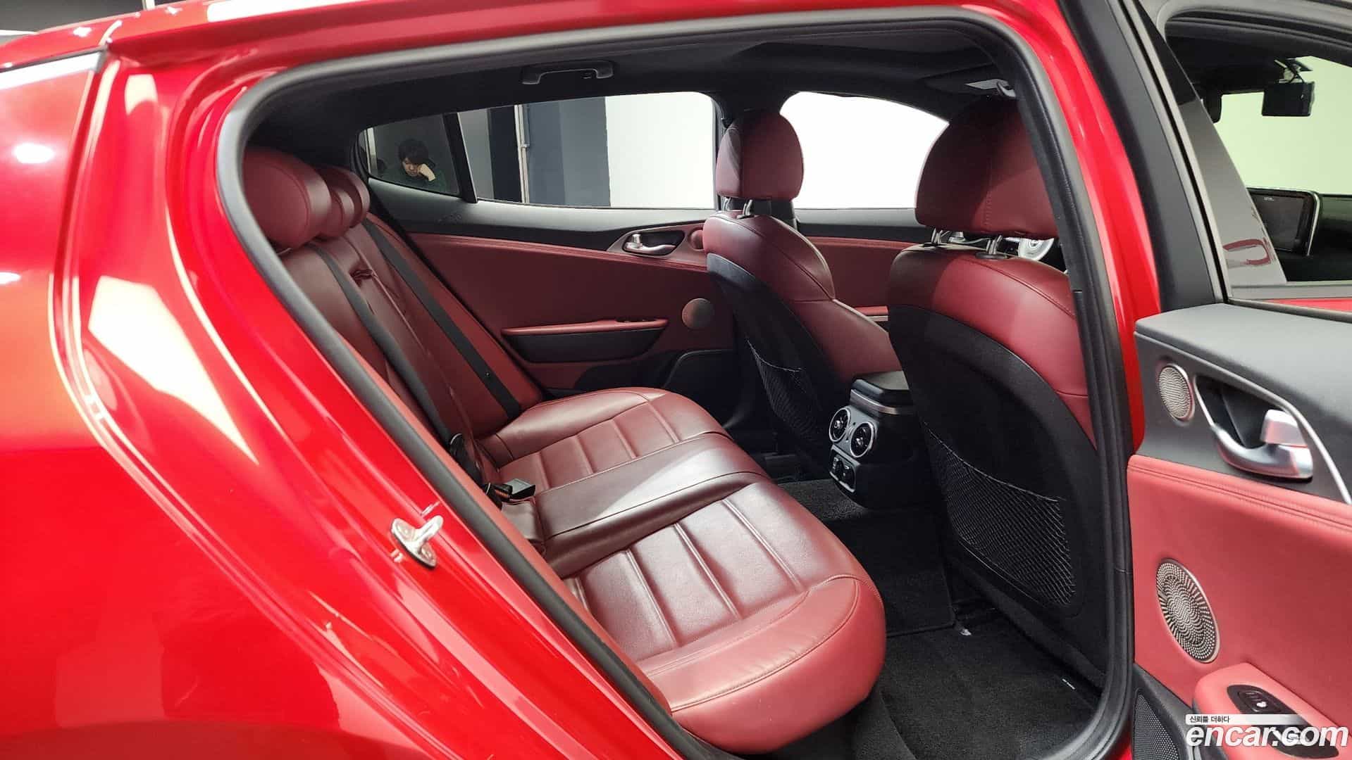 Stinger Kia 2018.6-OPTION-015