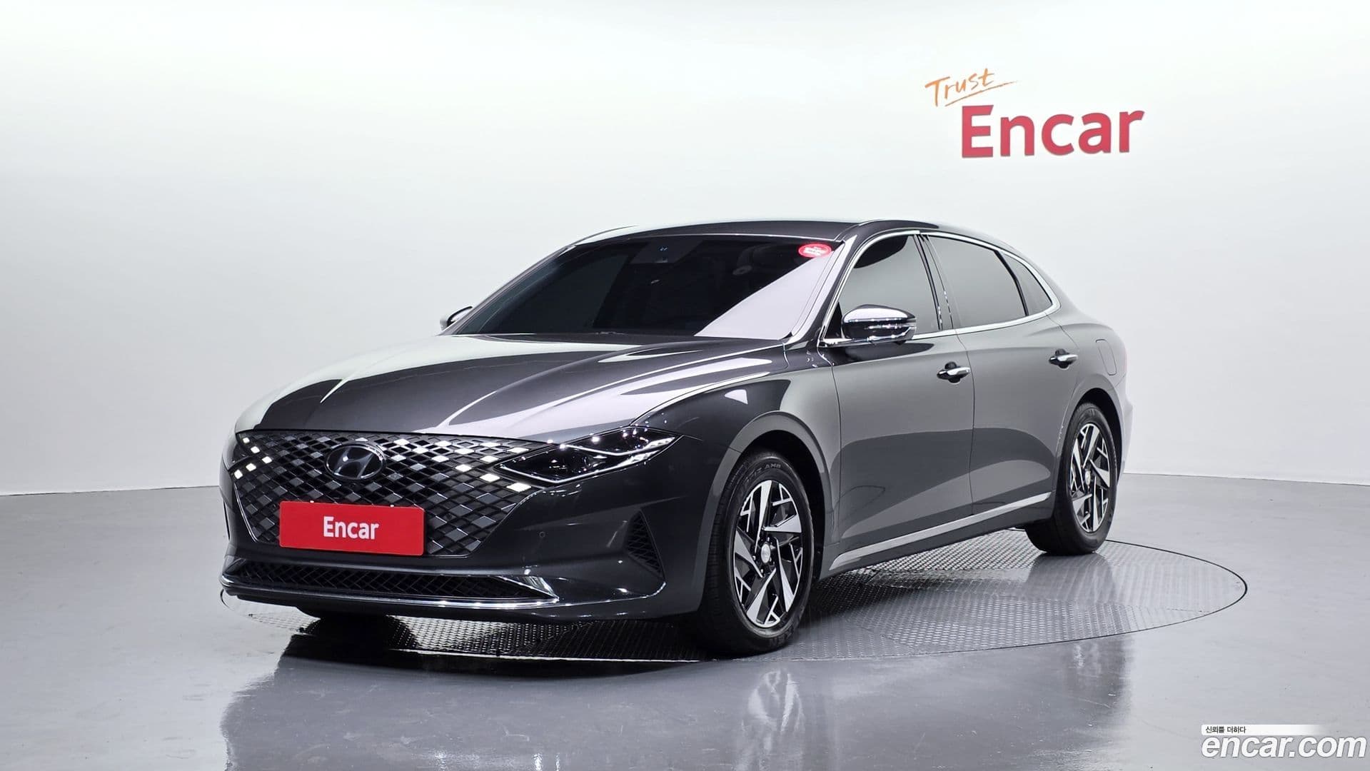 Main__Slider__Photo:Grandeur Hyundai 2022.6-0