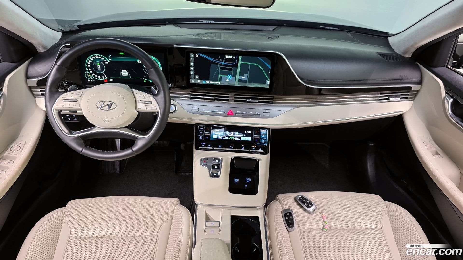 Main__Slider__Photo:Grandeur Hyundai 2022.6-6