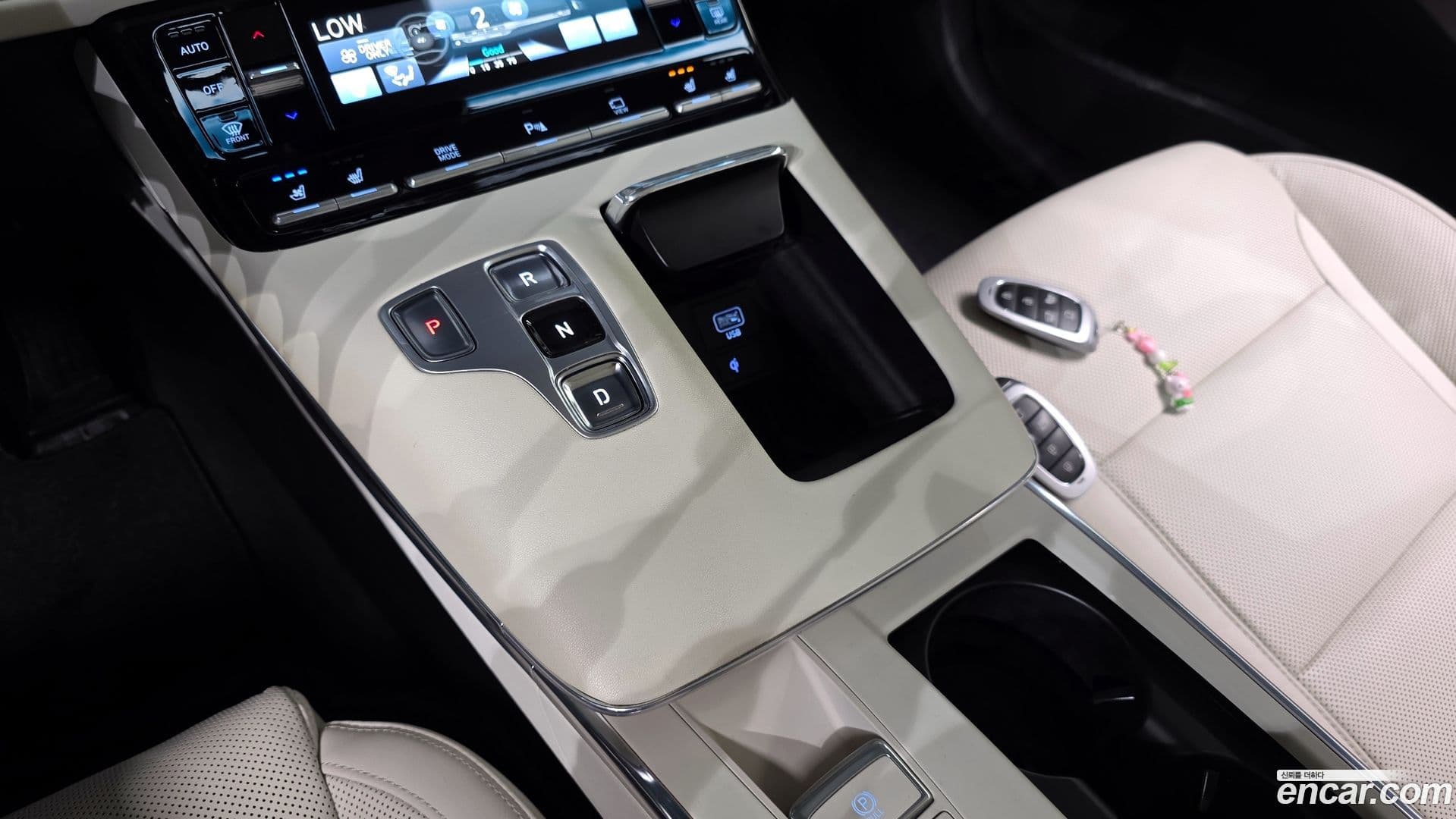 Main__Slider__Photo:Grandeur Hyundai 2022.6-8