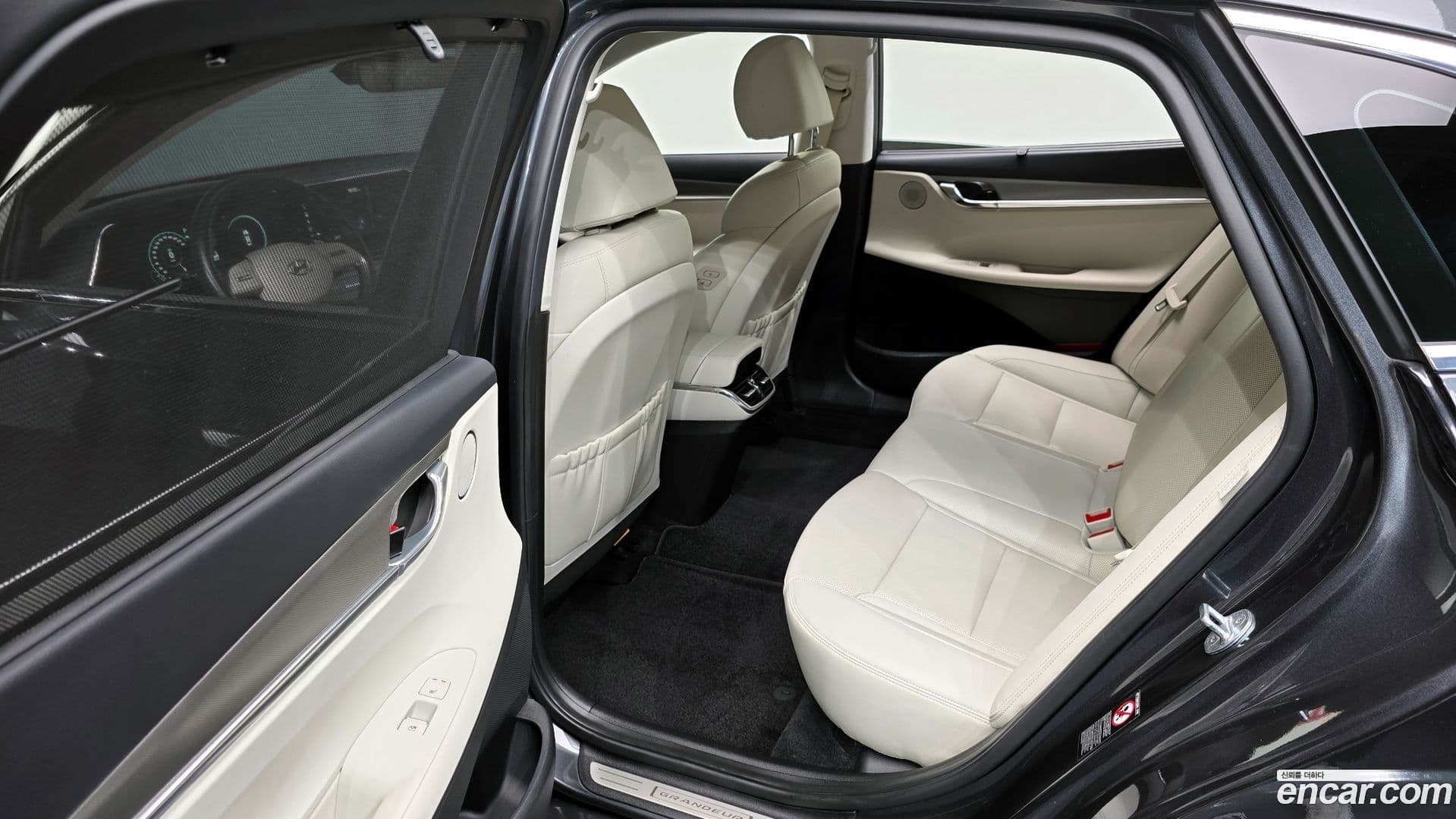 Main__Slider__Photo:Grandeur Hyundai 2022.6-11