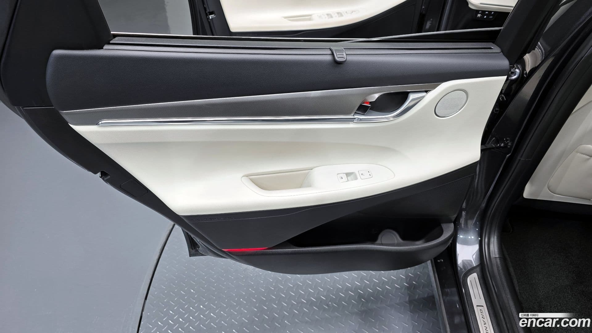 Main__Slider__Photo:Grandeur Hyundai 2022.6-24