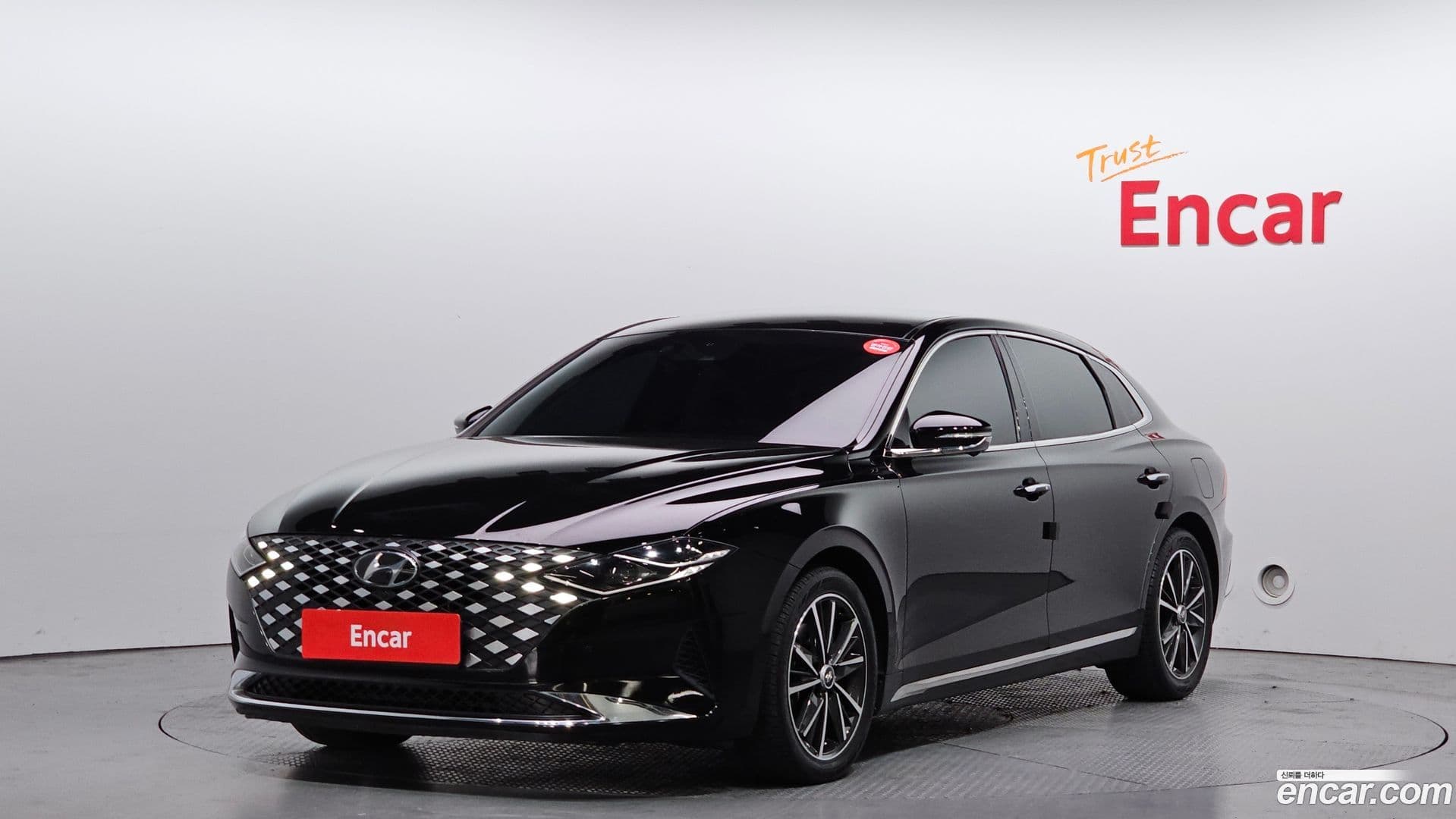 Main__Slider__Photo:Grandeur Hyundai 2022.9-0
