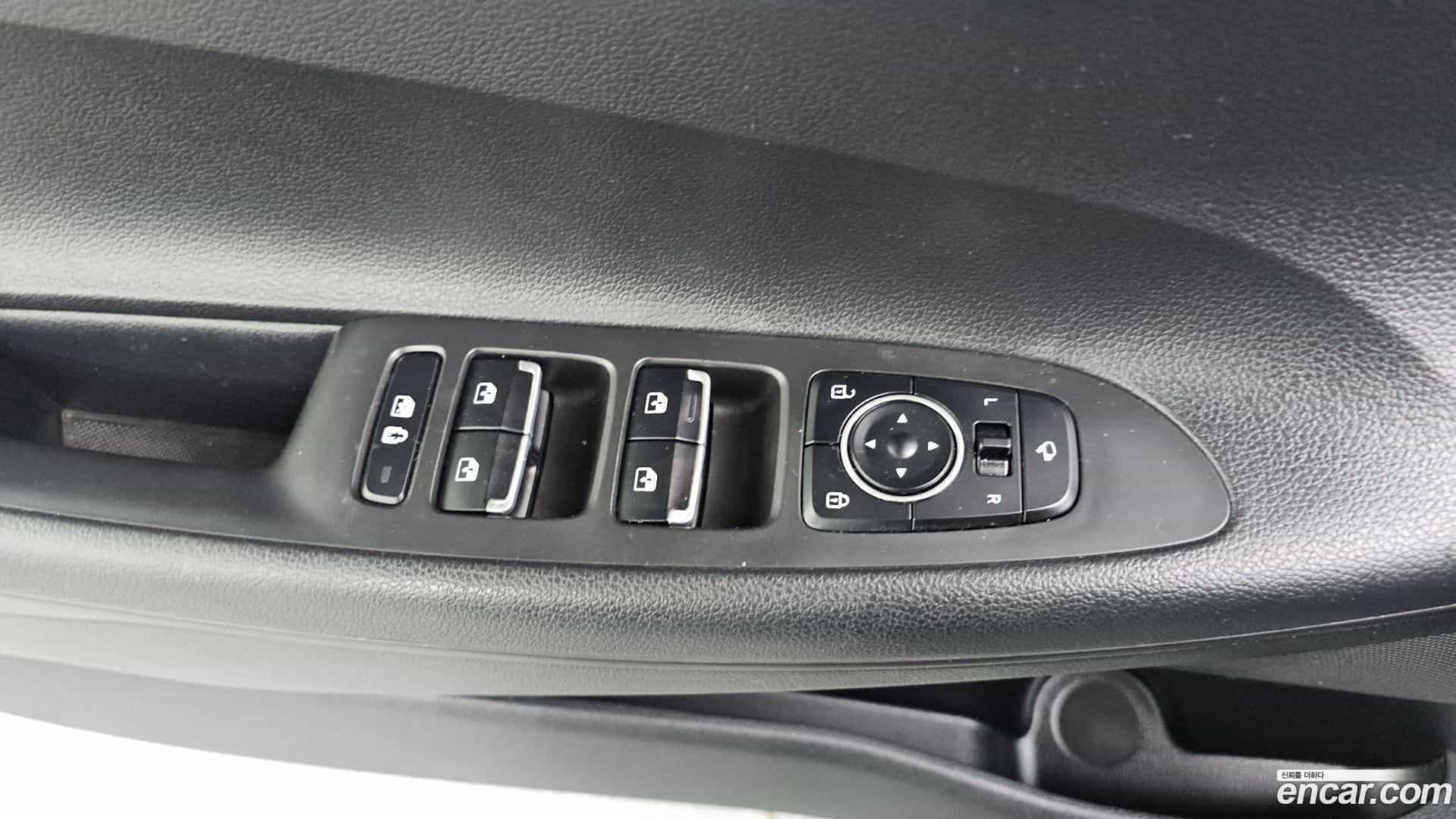 Grandeur Hyundai 2022.9-OPTION-040