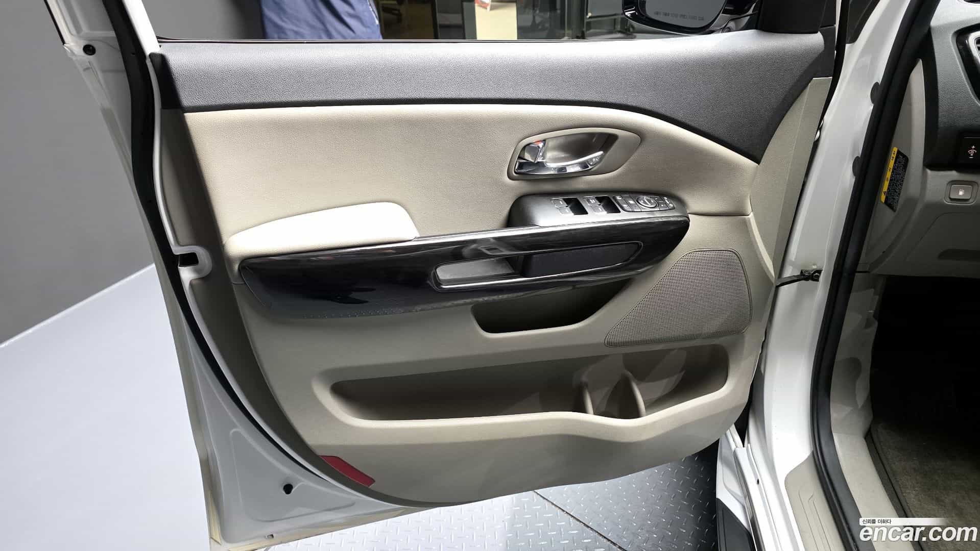 Canival Kia 2018.2-INNER-034