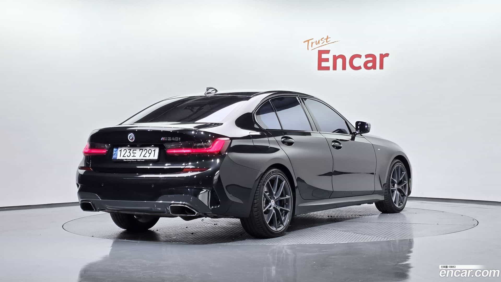3-Series BMW 2022.5-OUTER-002