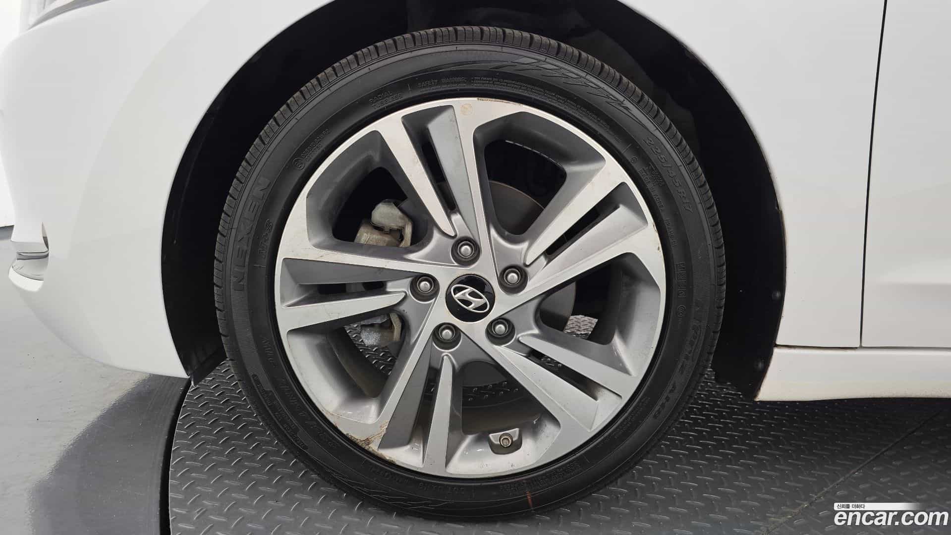 AVANTE Hyundai 2018.4-OUTER-005