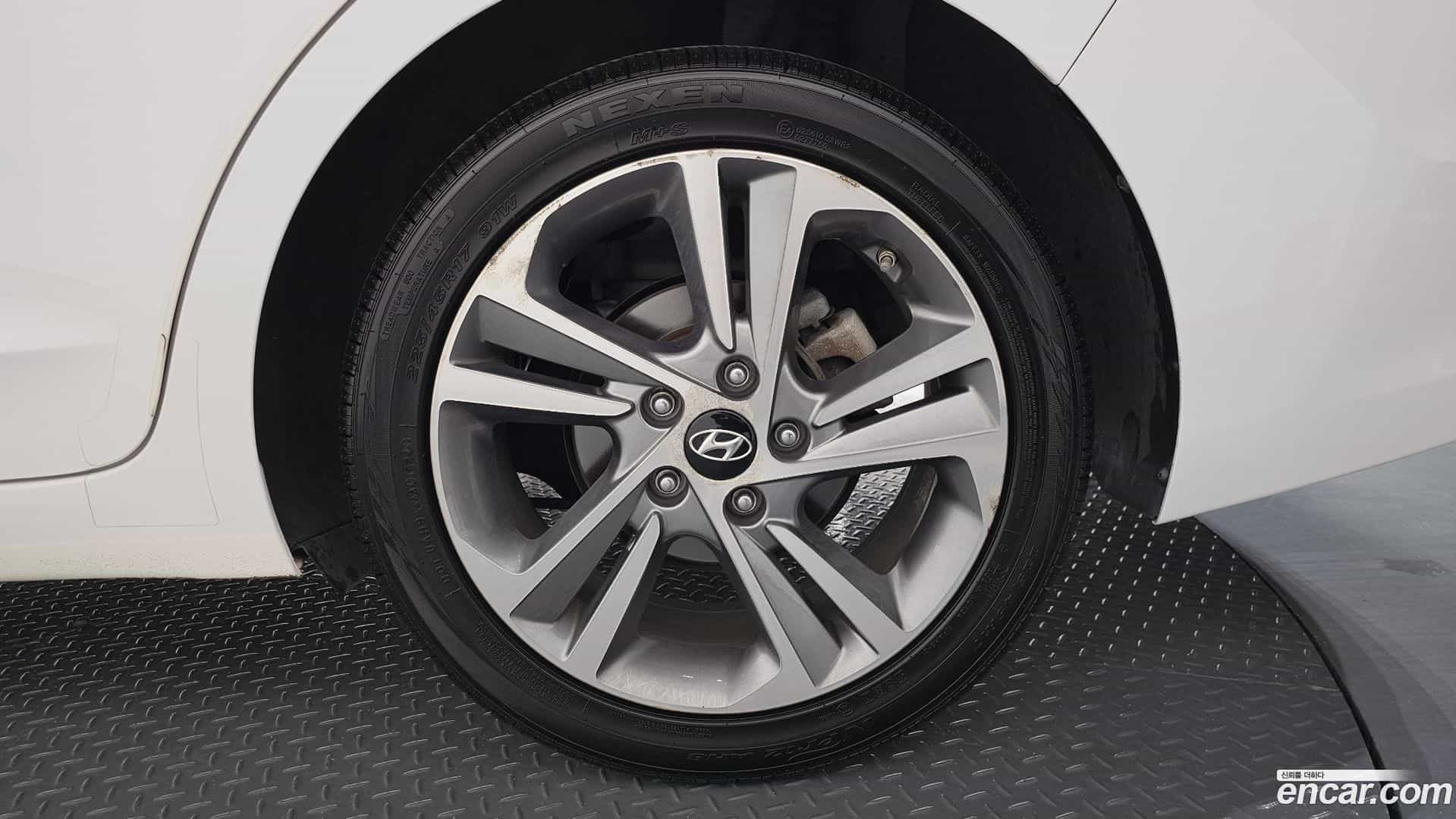 AVANTE Hyundai 2018.4-OUTER-031