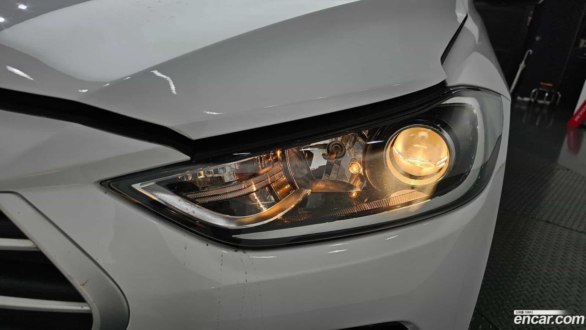 AVANTE Hyundai 2018.4-OUTER-032