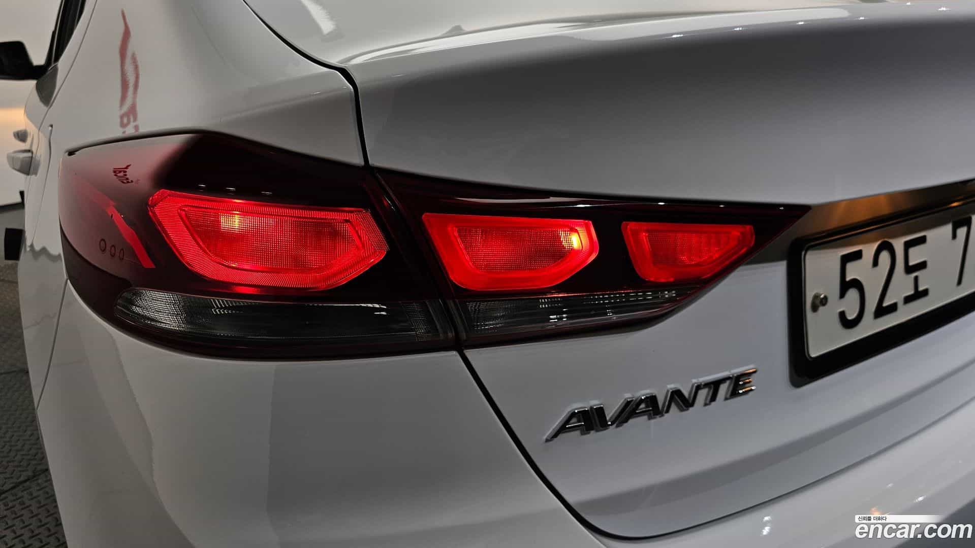 AVANTE Hyundai 2018.4-OUTER-033