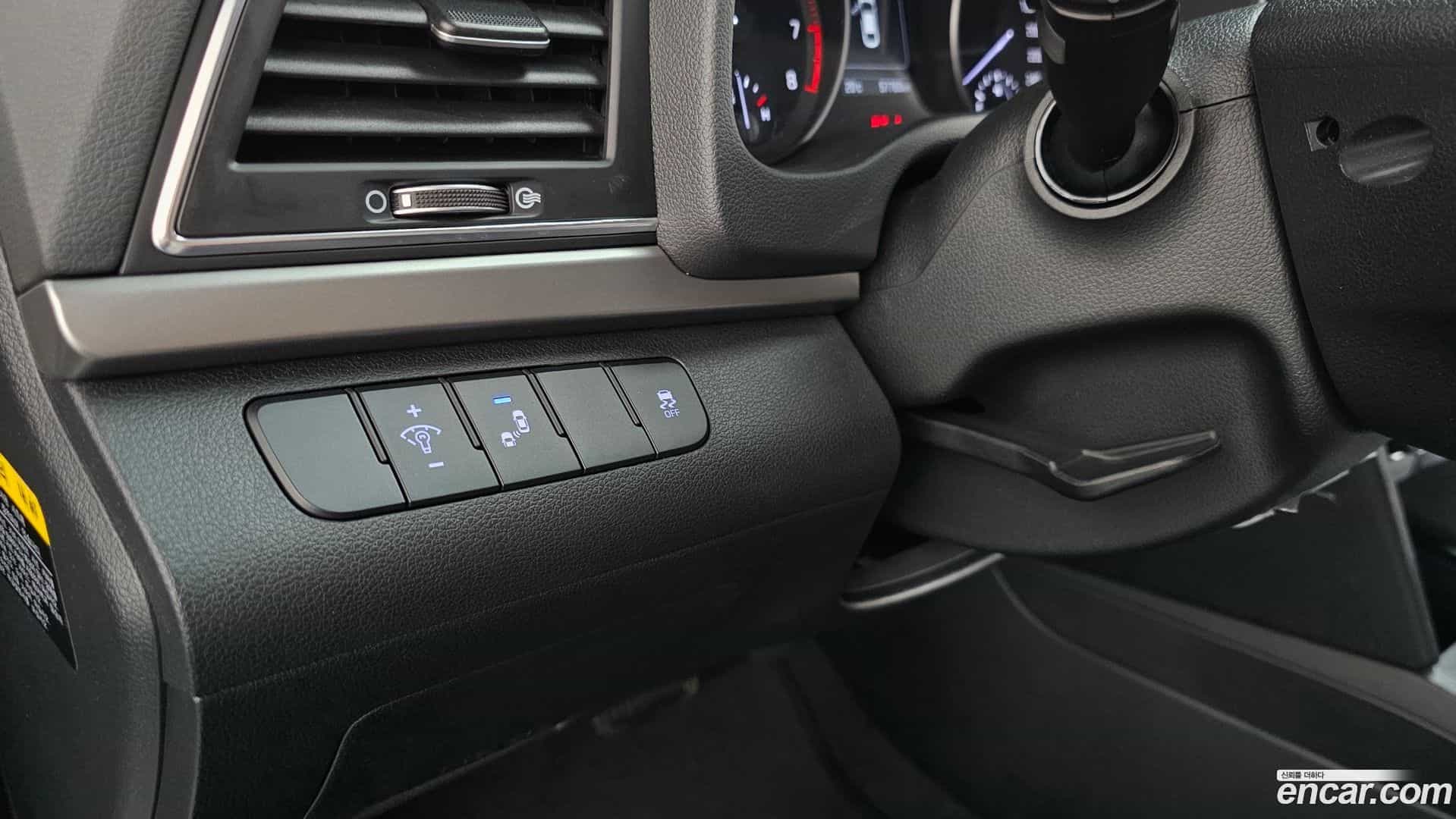 AVANTE Hyundai 2018.4-OPTION-040