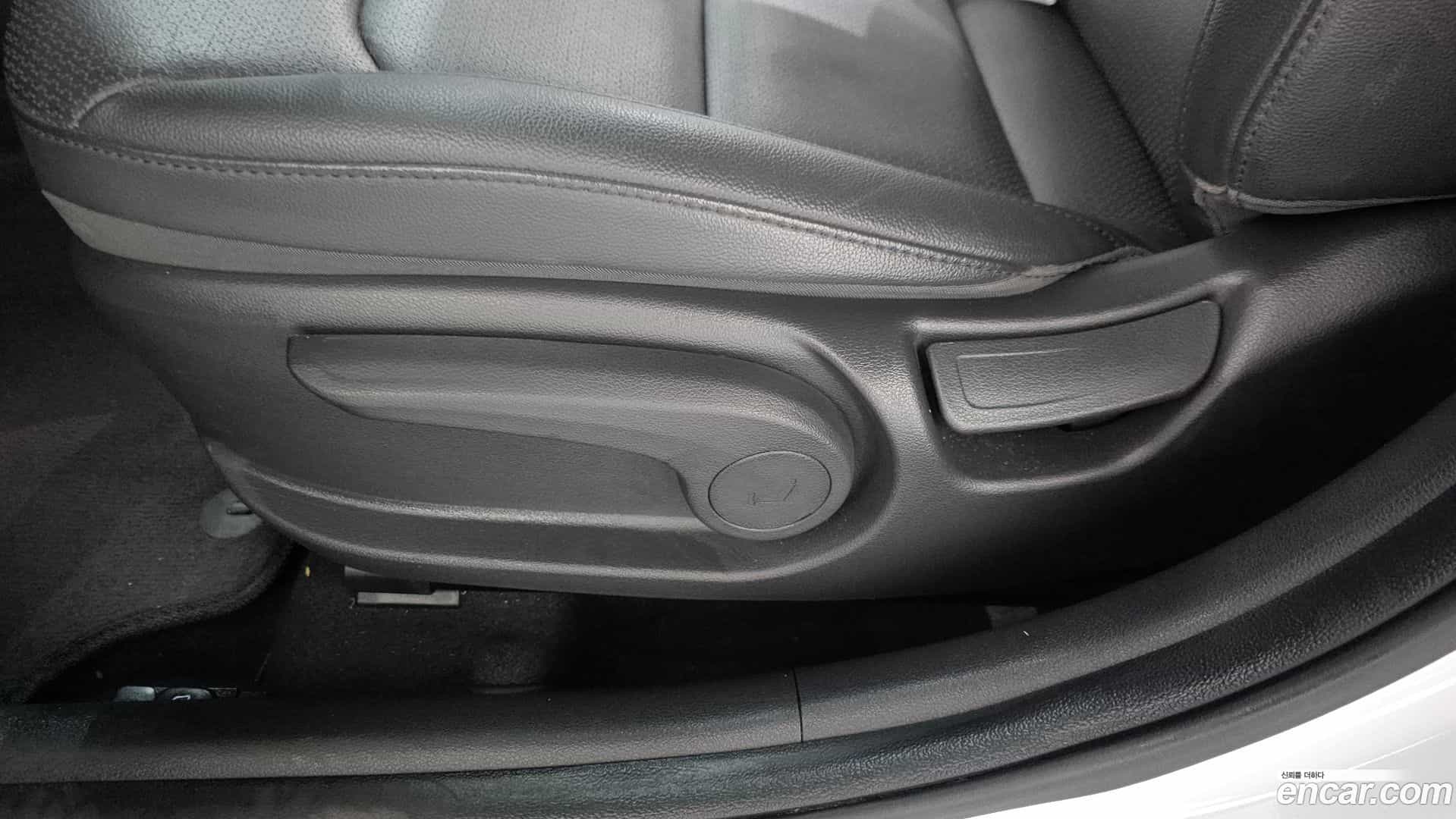 AVANTE Hyundai 2018.4-OPTION-044