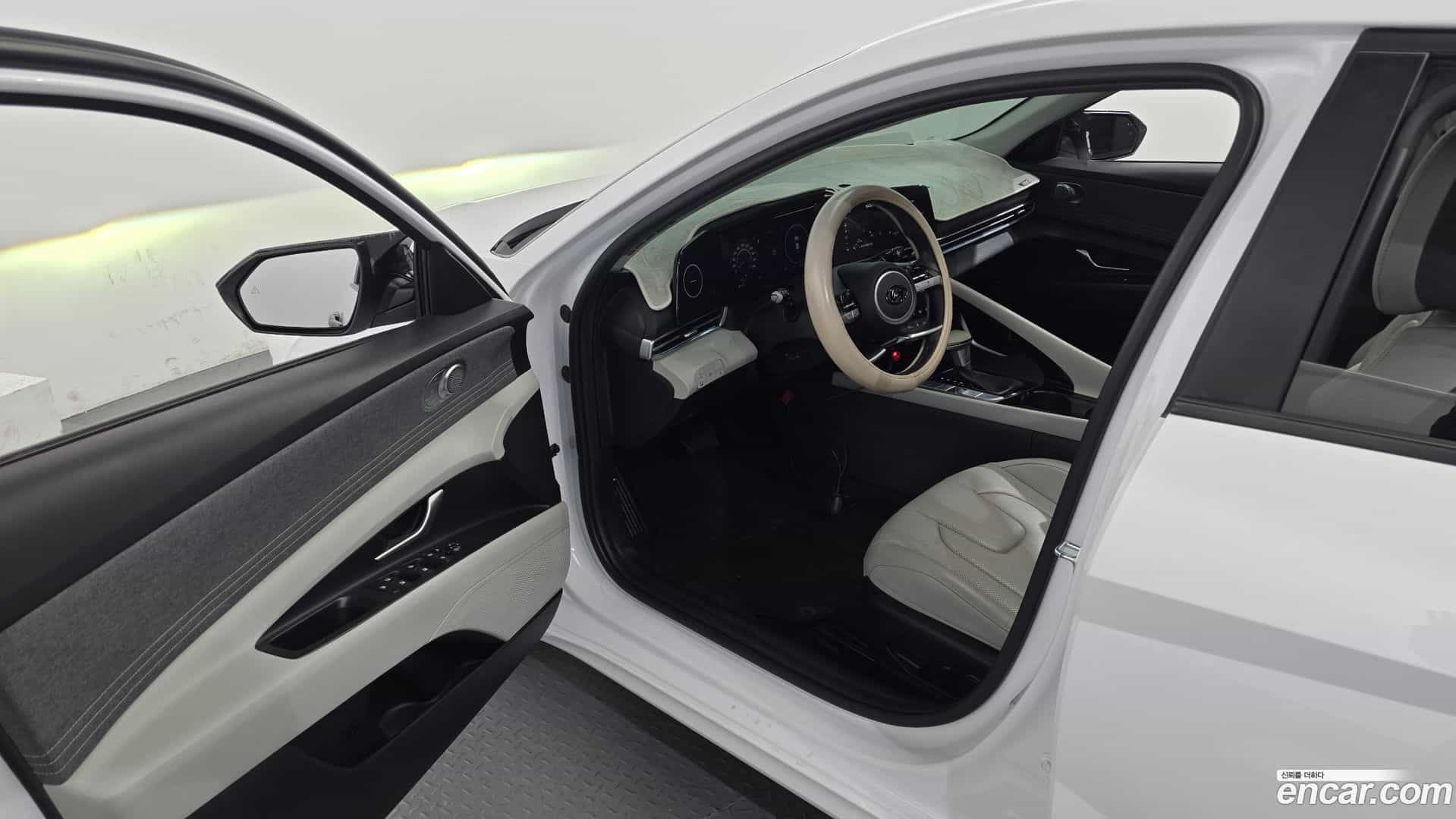AVANTE Hyundai 2021.3-INNER-010