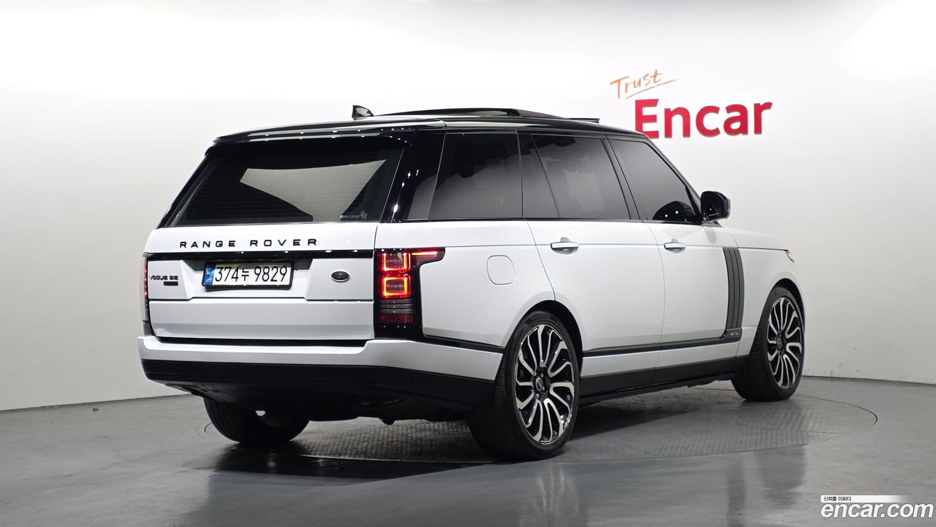 Main__Slider__Photo:Range Rover Land Rover 2017.11-1