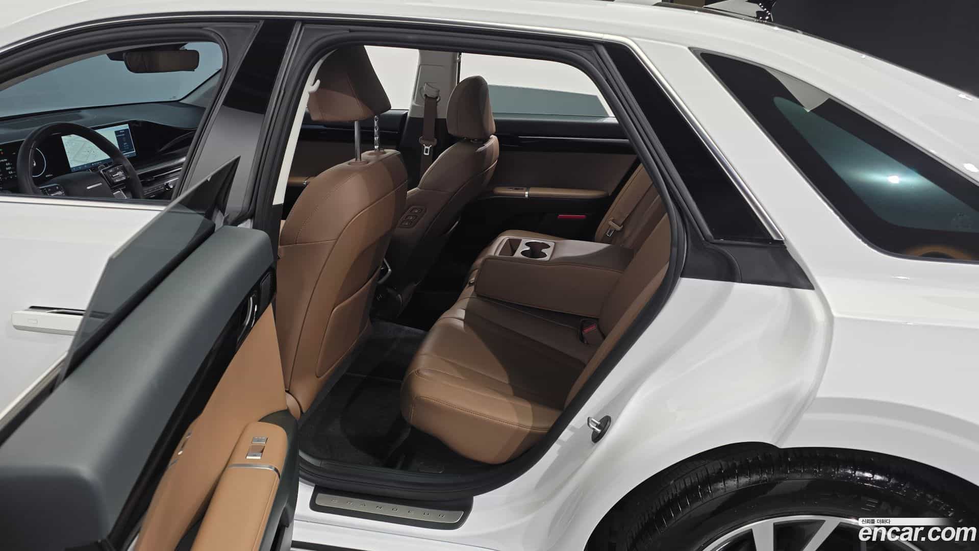 Grandeur Hyundai 2023.5-OPTION-015