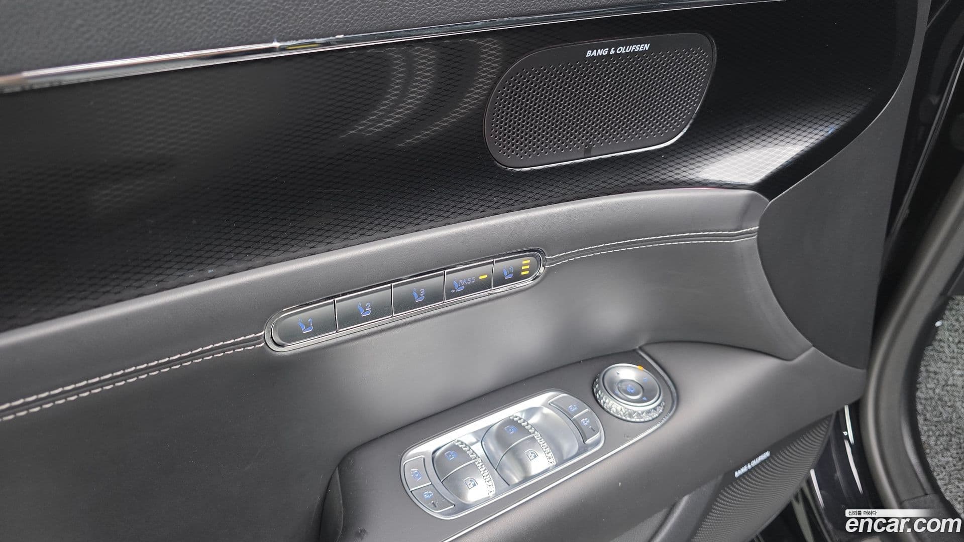 Main__Slider__Photo:G90 Genesis 2022.5-12