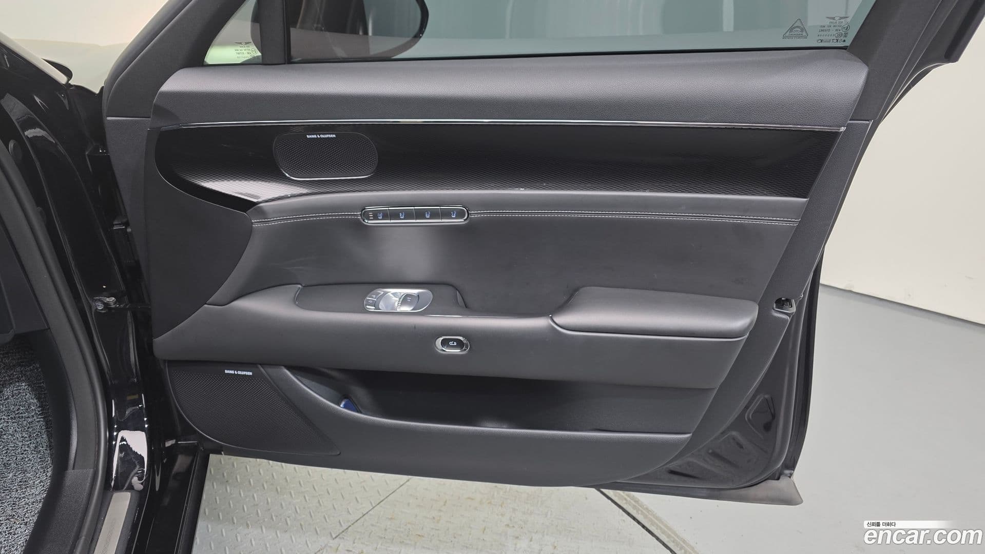 Main__Slider__Photo:G90 Genesis 2022.5-23