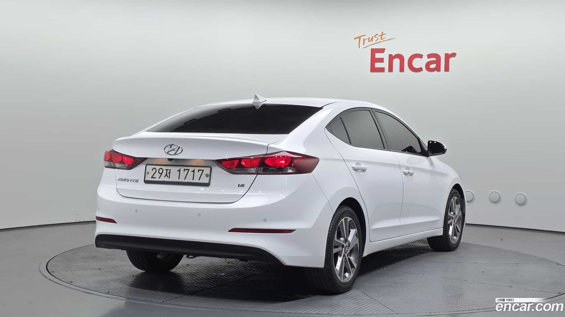 AVANTE Hyundai 2018.3-OUTER-002