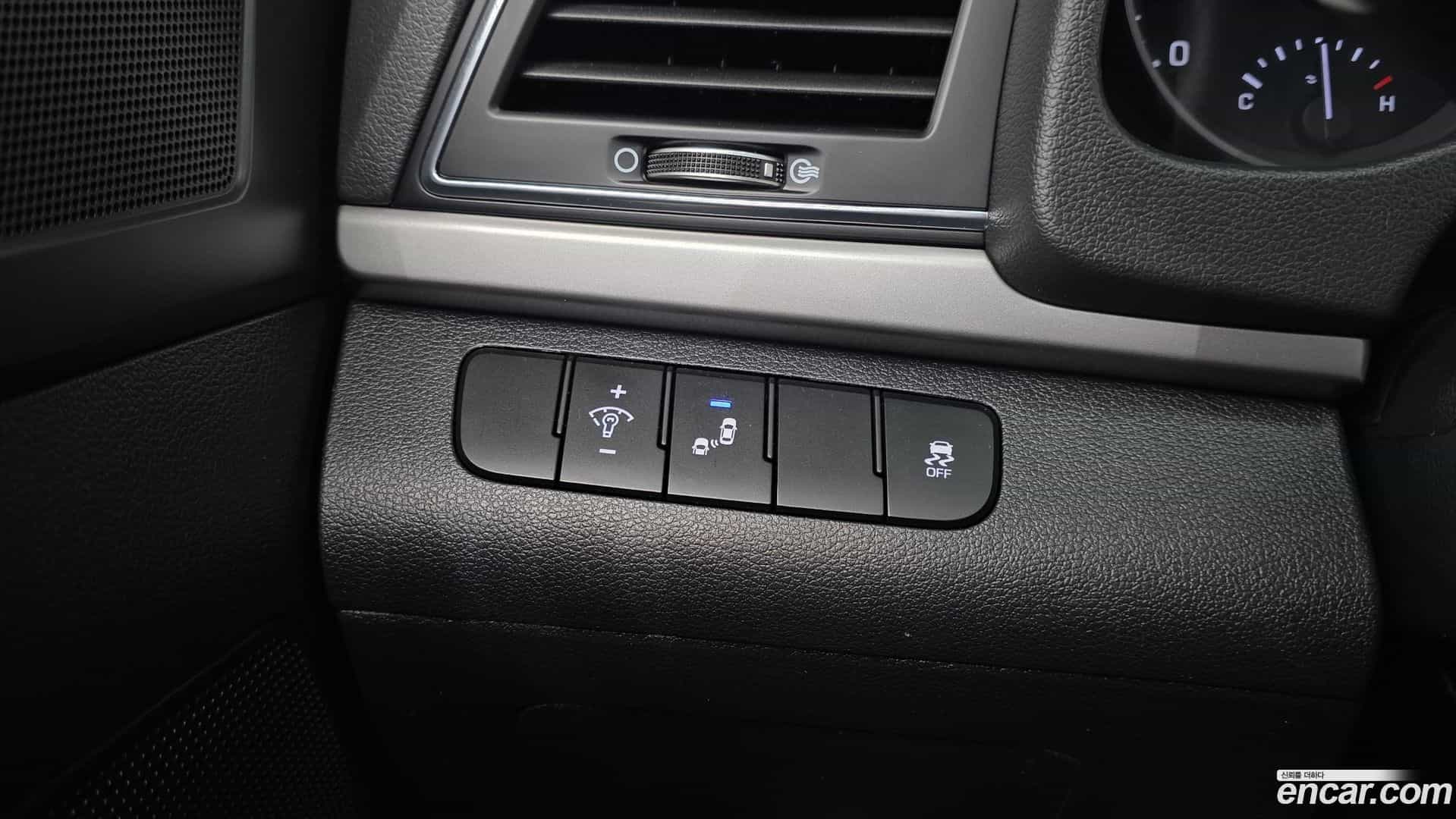 AVANTE Hyundai 2018.3-OPTION-024
