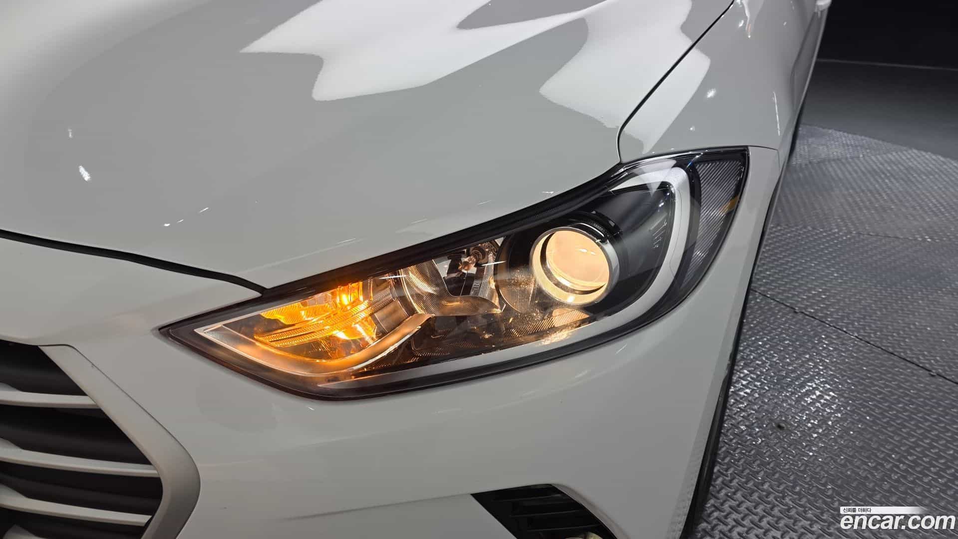 AVANTE Hyundai 2018.3-OUTER-032